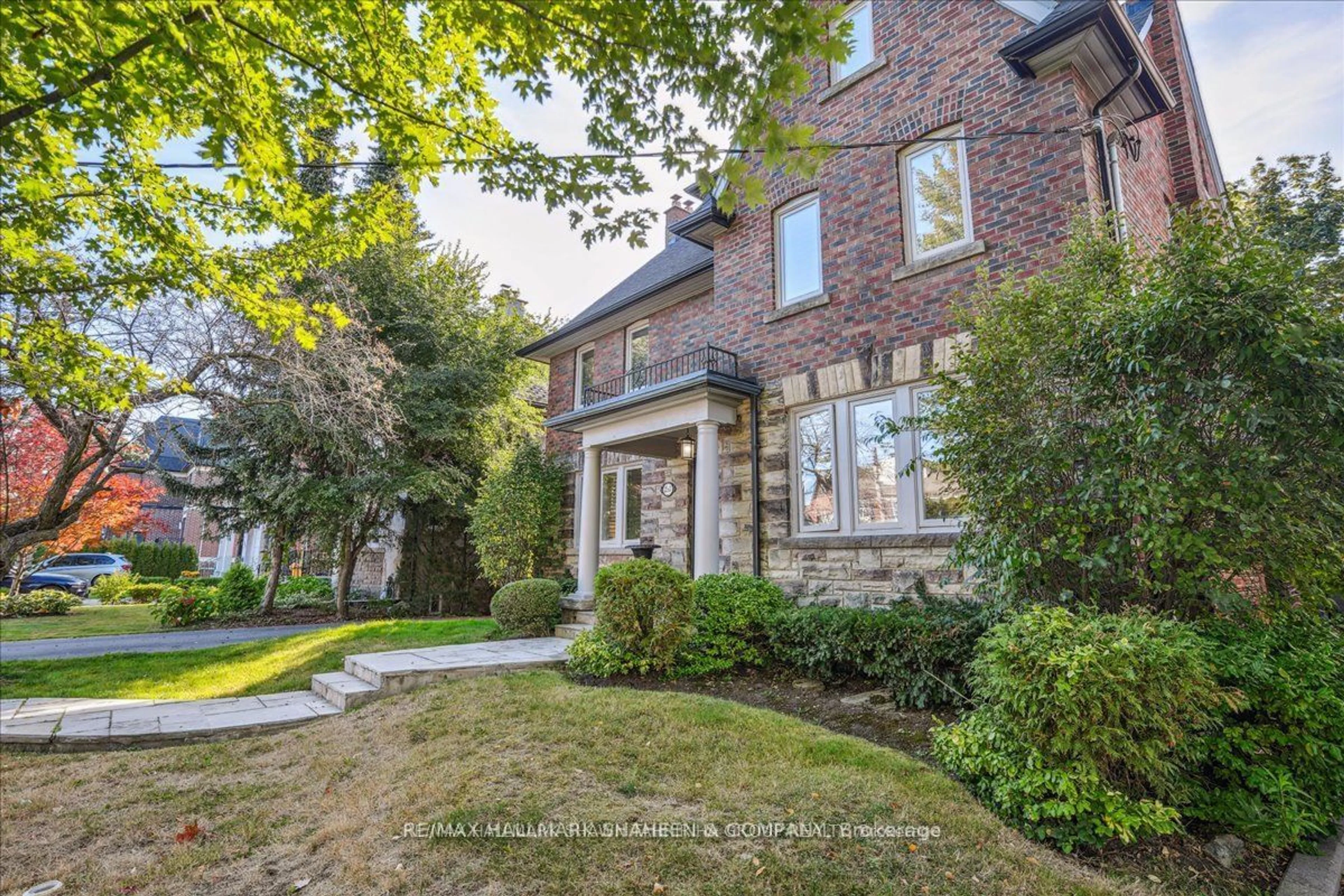 Home with brick exterior material, street for 251 Lytton Blvd, Toronto Ontario M5N 1R7