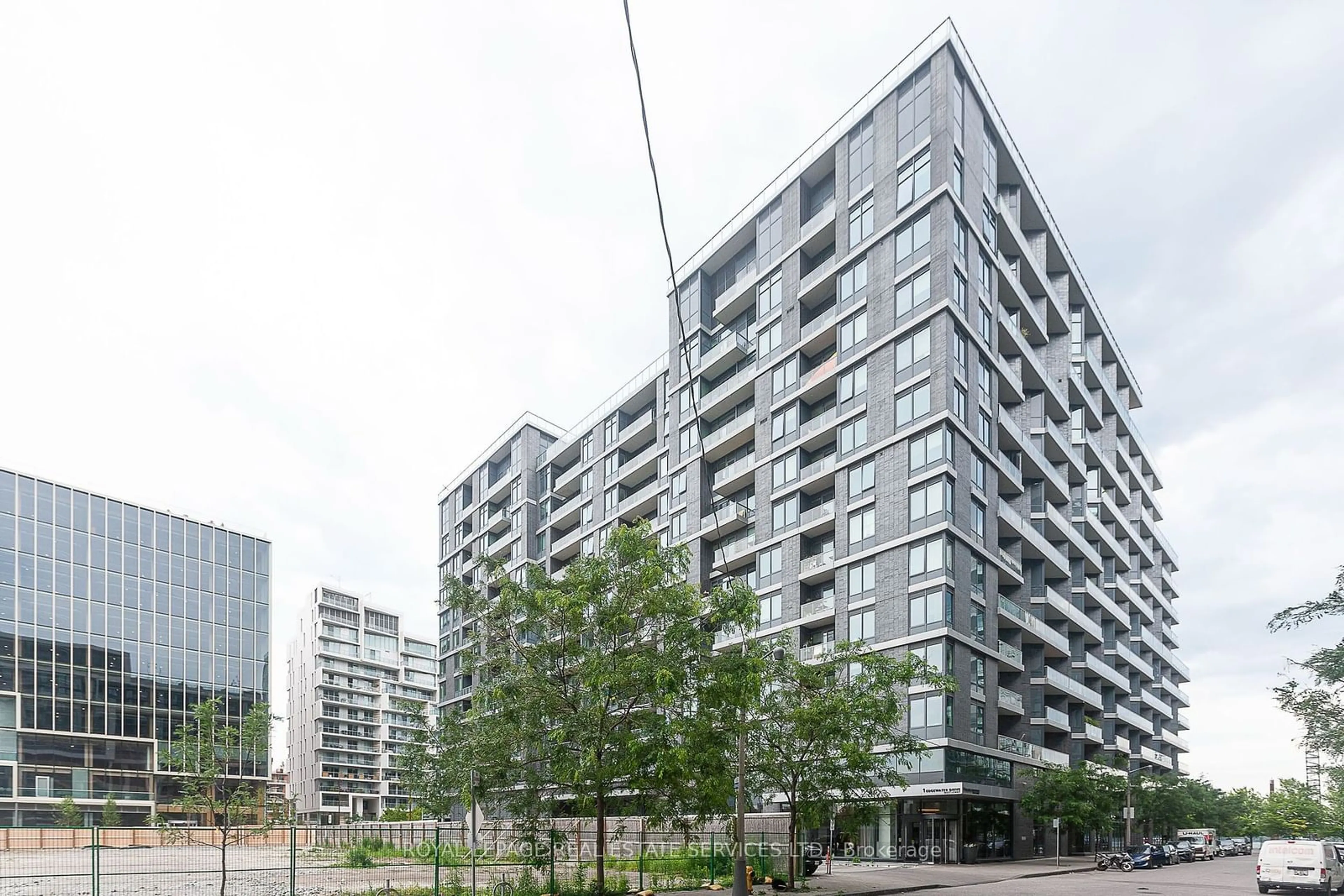 A pic from exterior of the house or condo for 1 Edgewater Dr #PH28, Toronto Ontario M5A 0L1