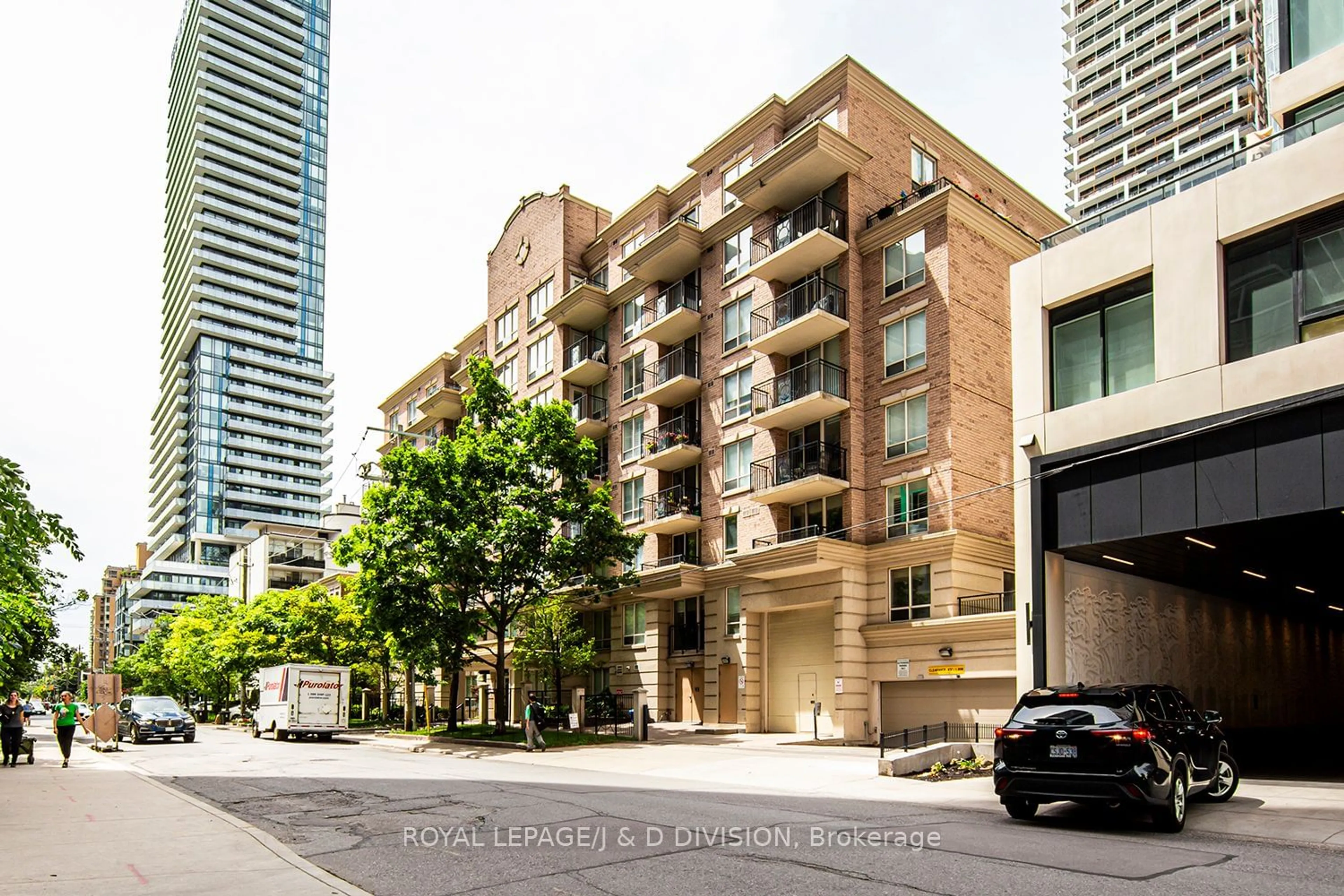 A pic from exterior of the house or condo for 188 Redpath Ave #511, Toronto Ontario M4P 3J2