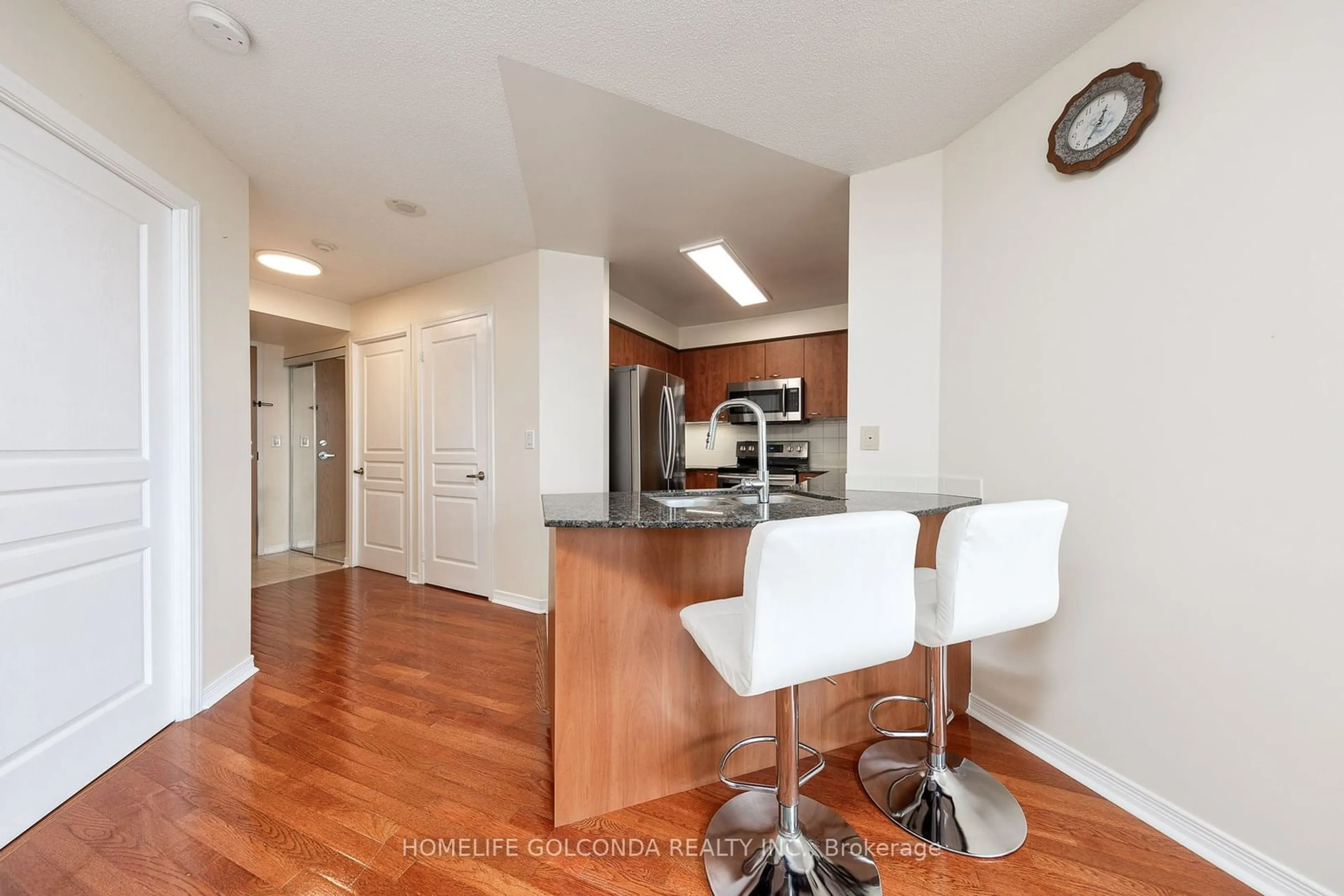 Standard kitchen for 503 BEECROFT Rd #1609, Toronto Ontario M2N 0A2