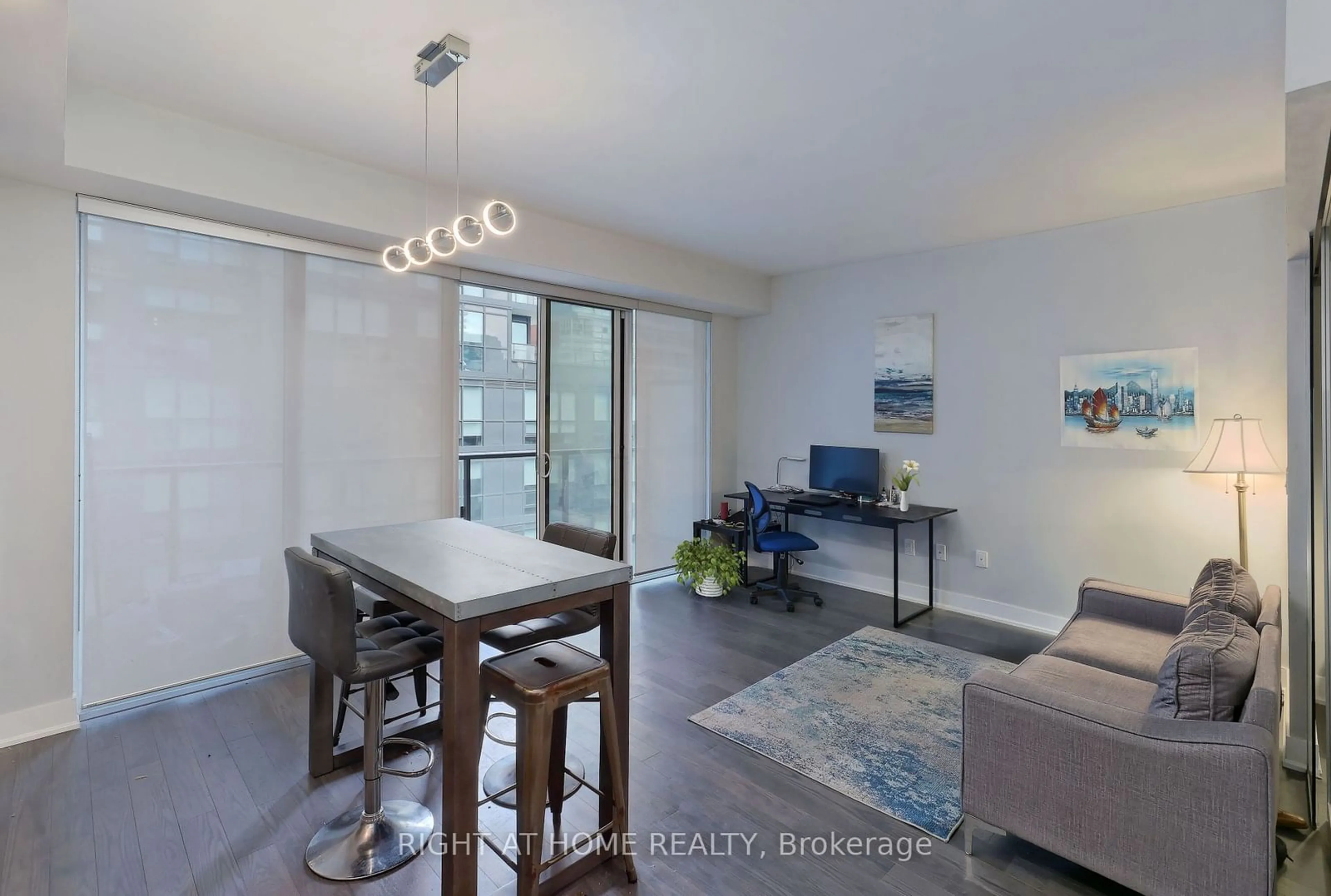 A pic of a room for 955 Bay St #605, Toronto Ontario M5S 2A2