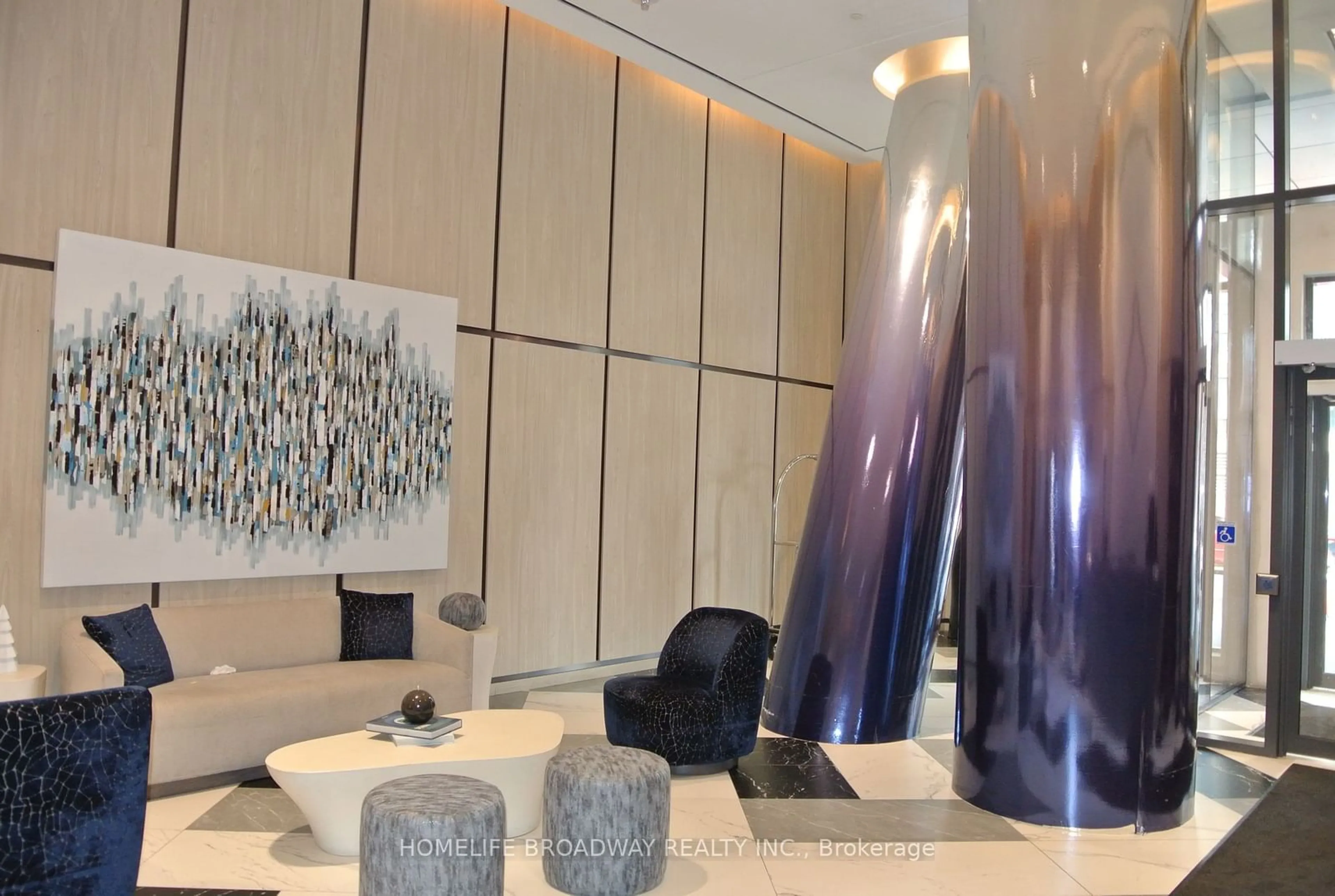 Indoor lobby for 395 Bloor St #3206, Toronto Ontario M4W 0B4