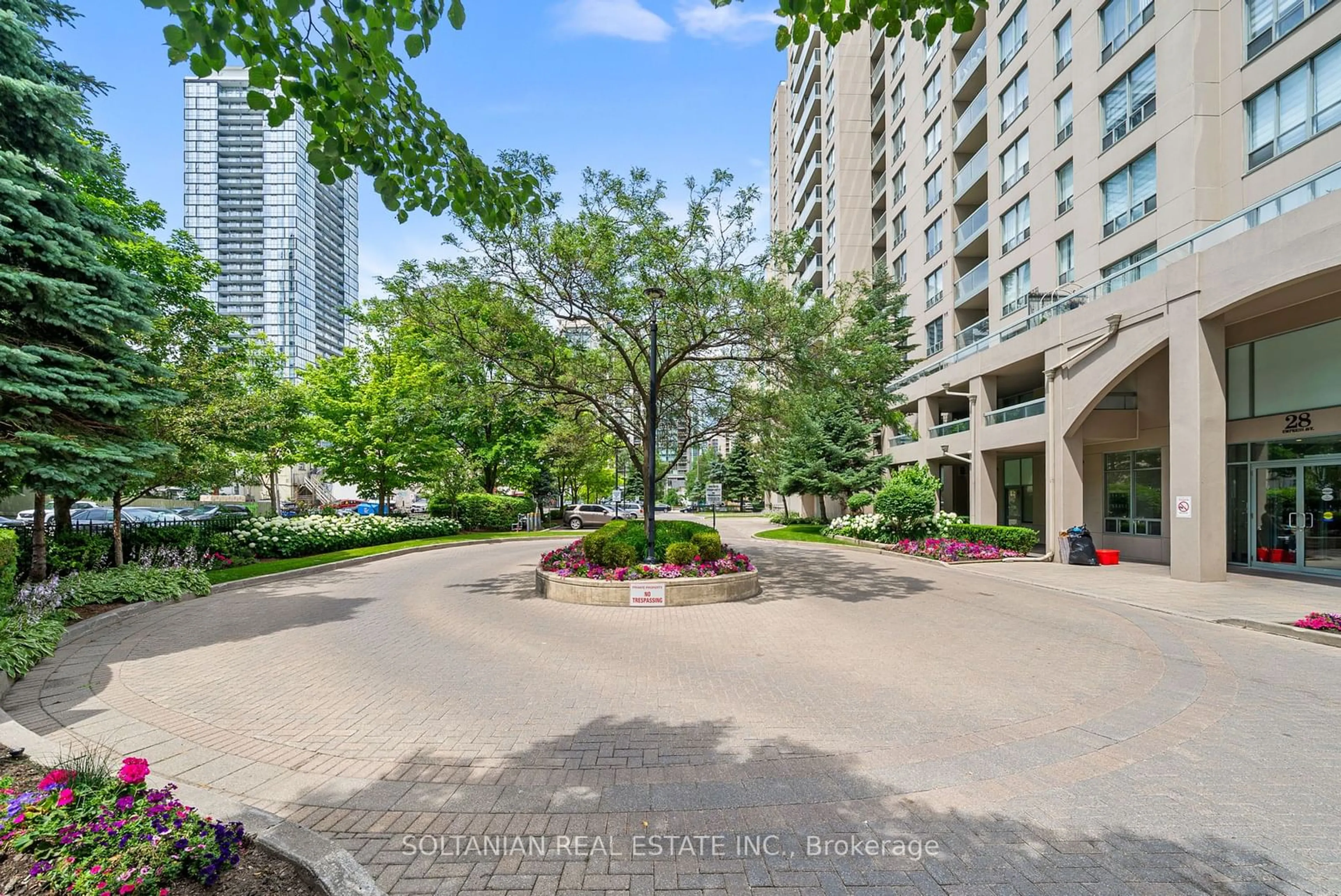 A pic from exterior of the house or condo for 28 Empress Ave #2507, Toronto Ontario M2N 3T3