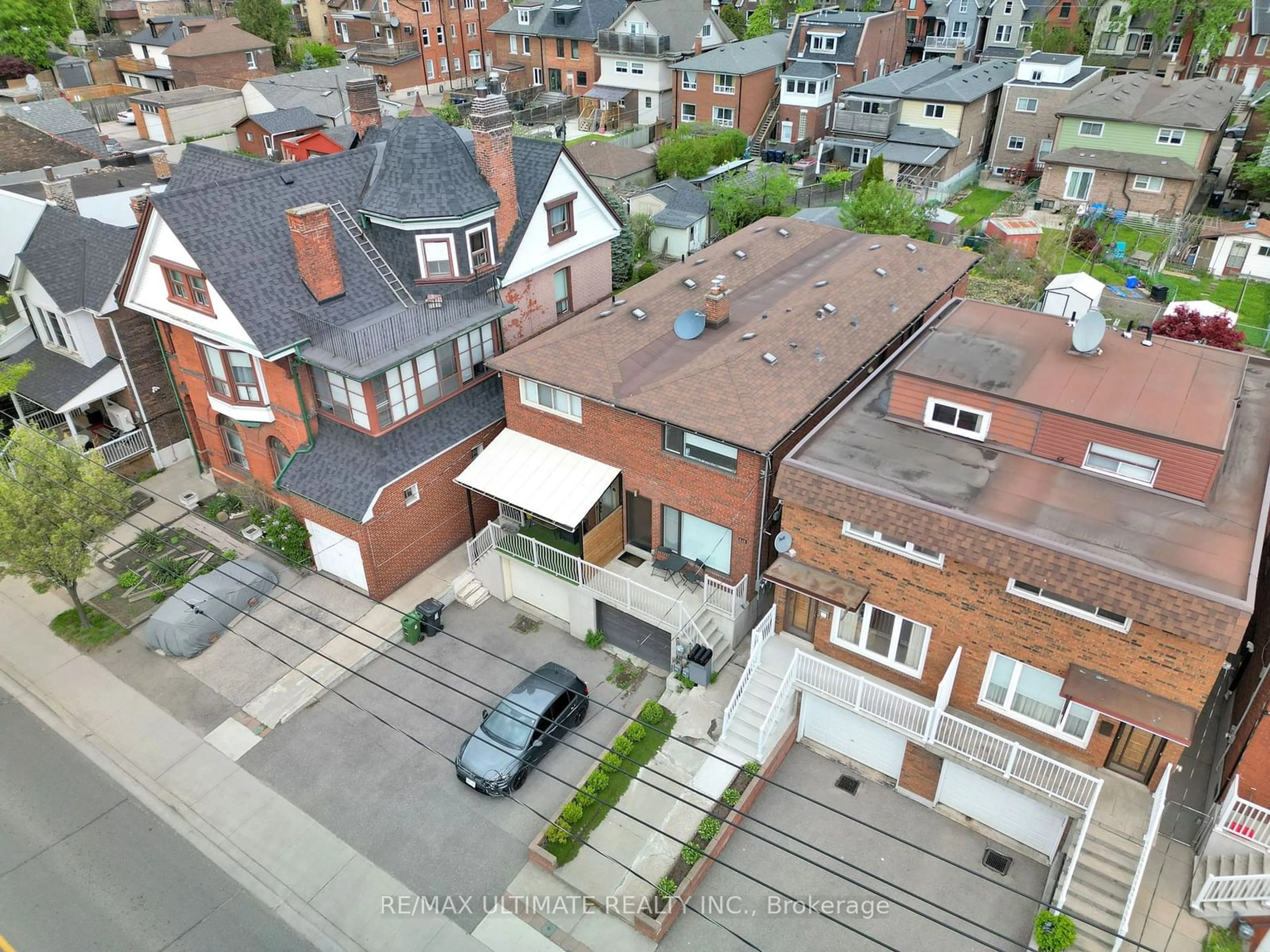 A pic from exterior of the house or condo for 347 Lansdowne Ave, Toronto Ontario M6H 3Y2