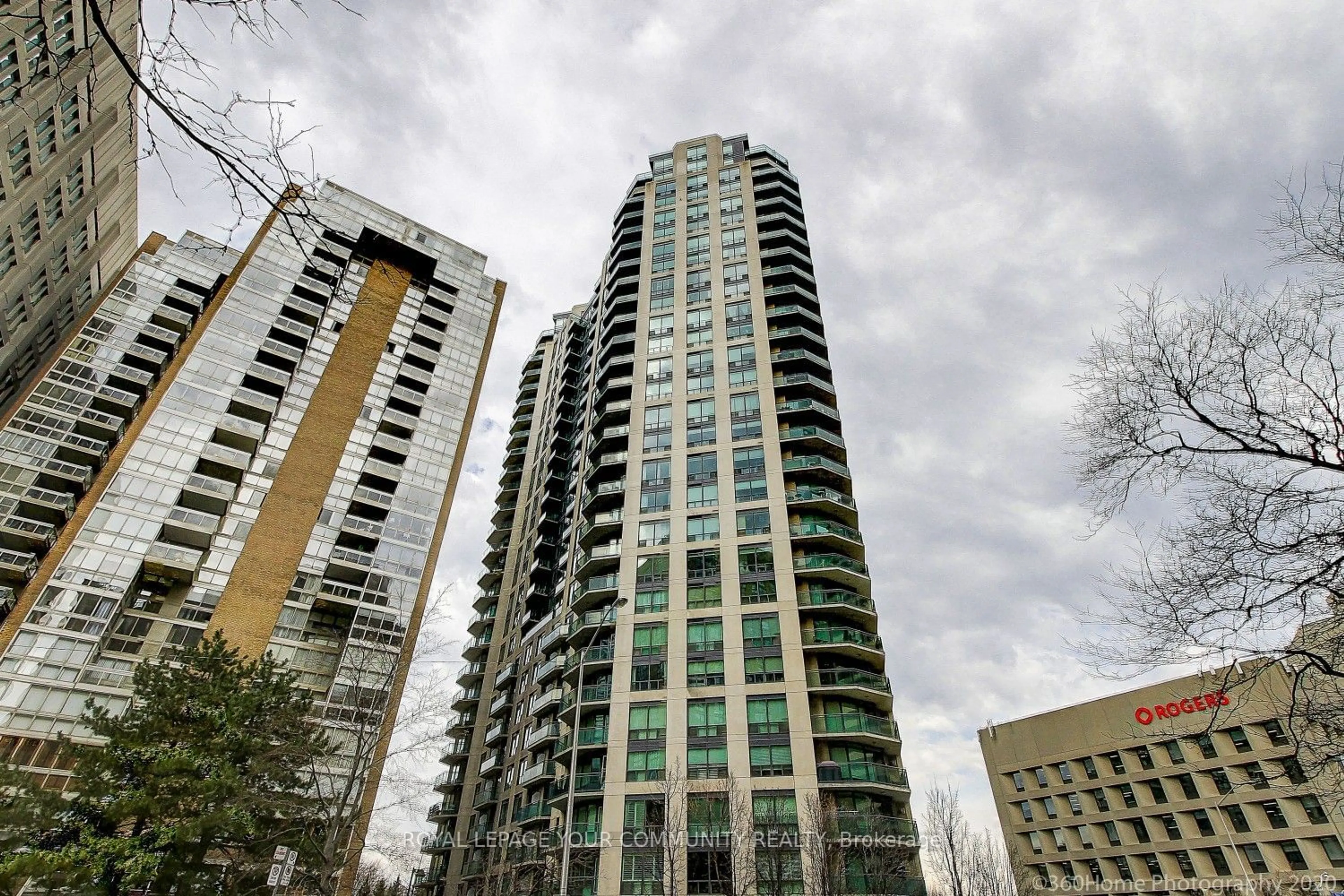 A pic from exterior of the house or condo for 300 Bloor St #611, Toronto Ontario M4W 3Y2