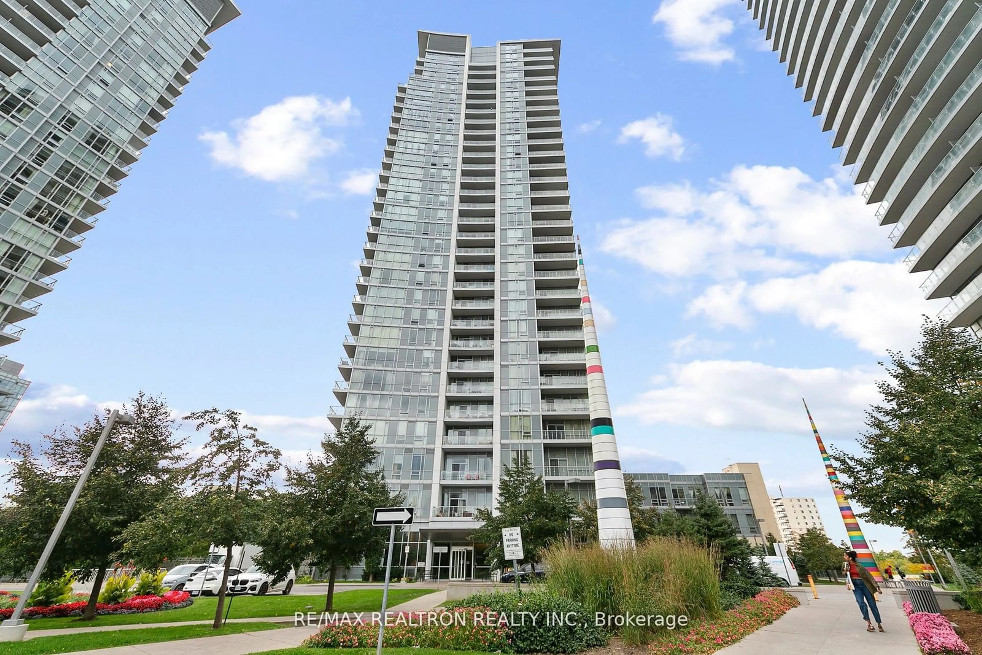 A pic from exterior of the house or condo for 66 Forest Manor Rd #1101, Toronto Ontario M2J 0B7