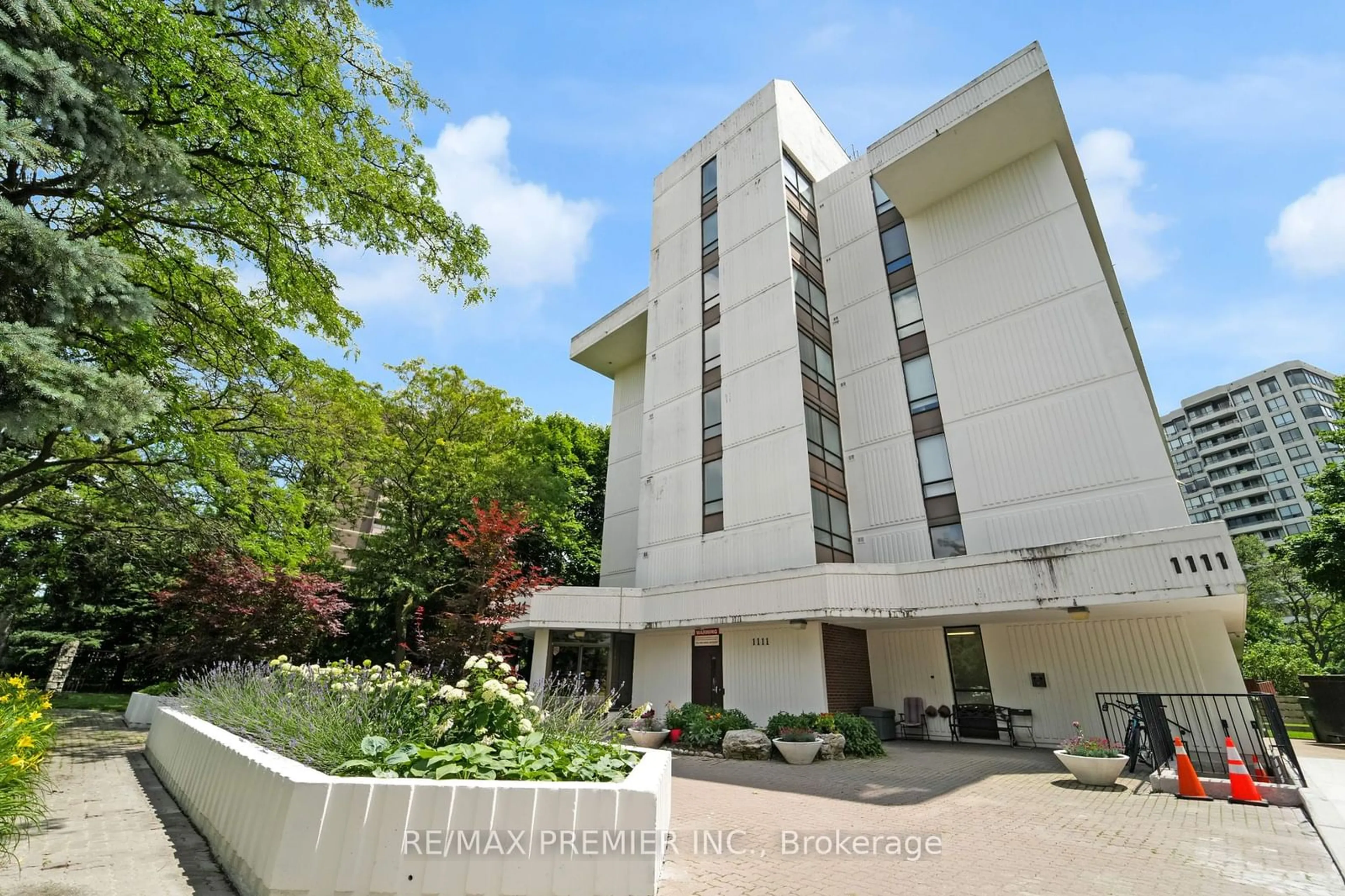 A pic from exterior of the house or condo for 1111 Steeles Ave #303, Toronto Ontario M2R 3M9