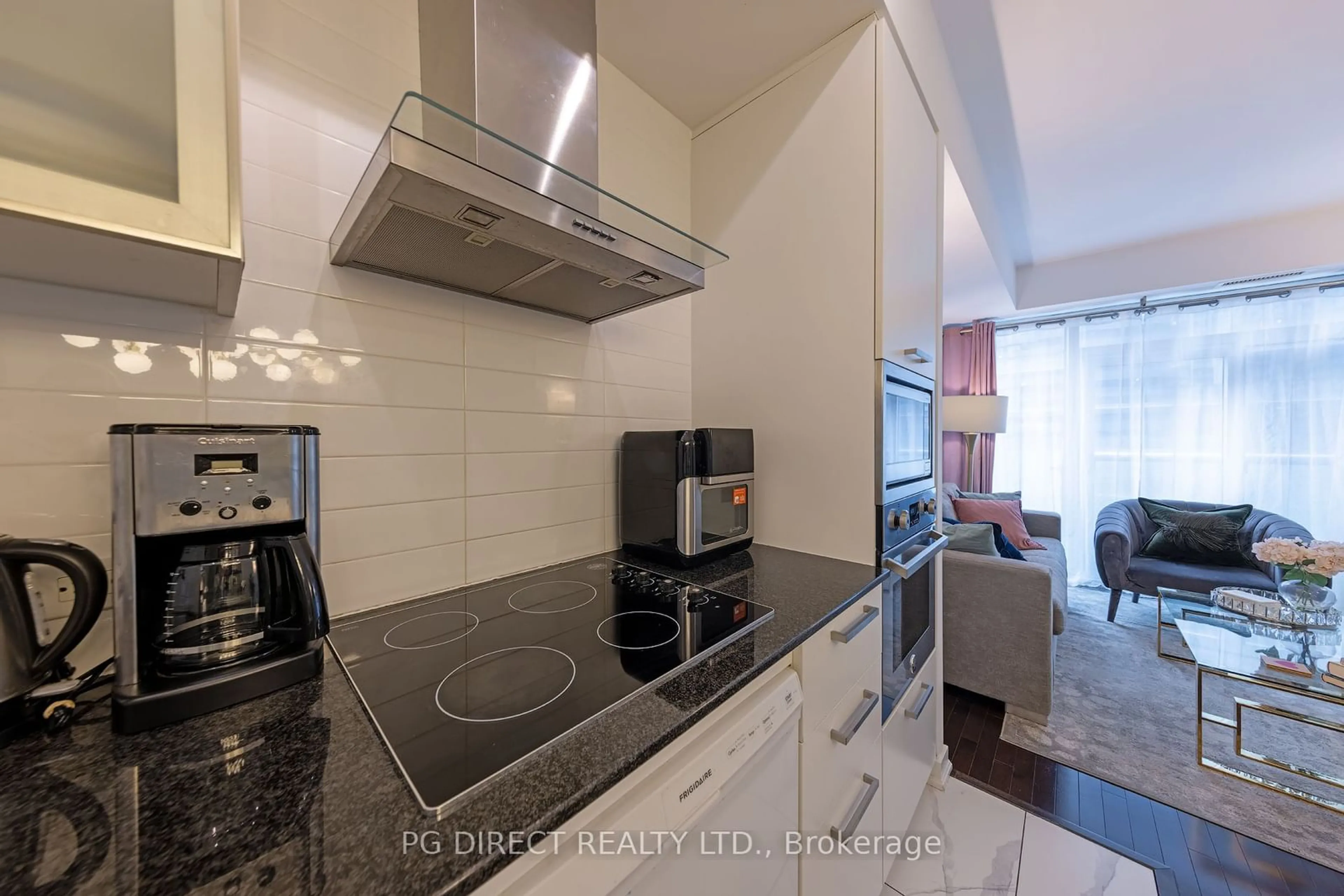 Standard kitchen, cottage for 12 York St #1209, Toronto Ontario M5J 0A9