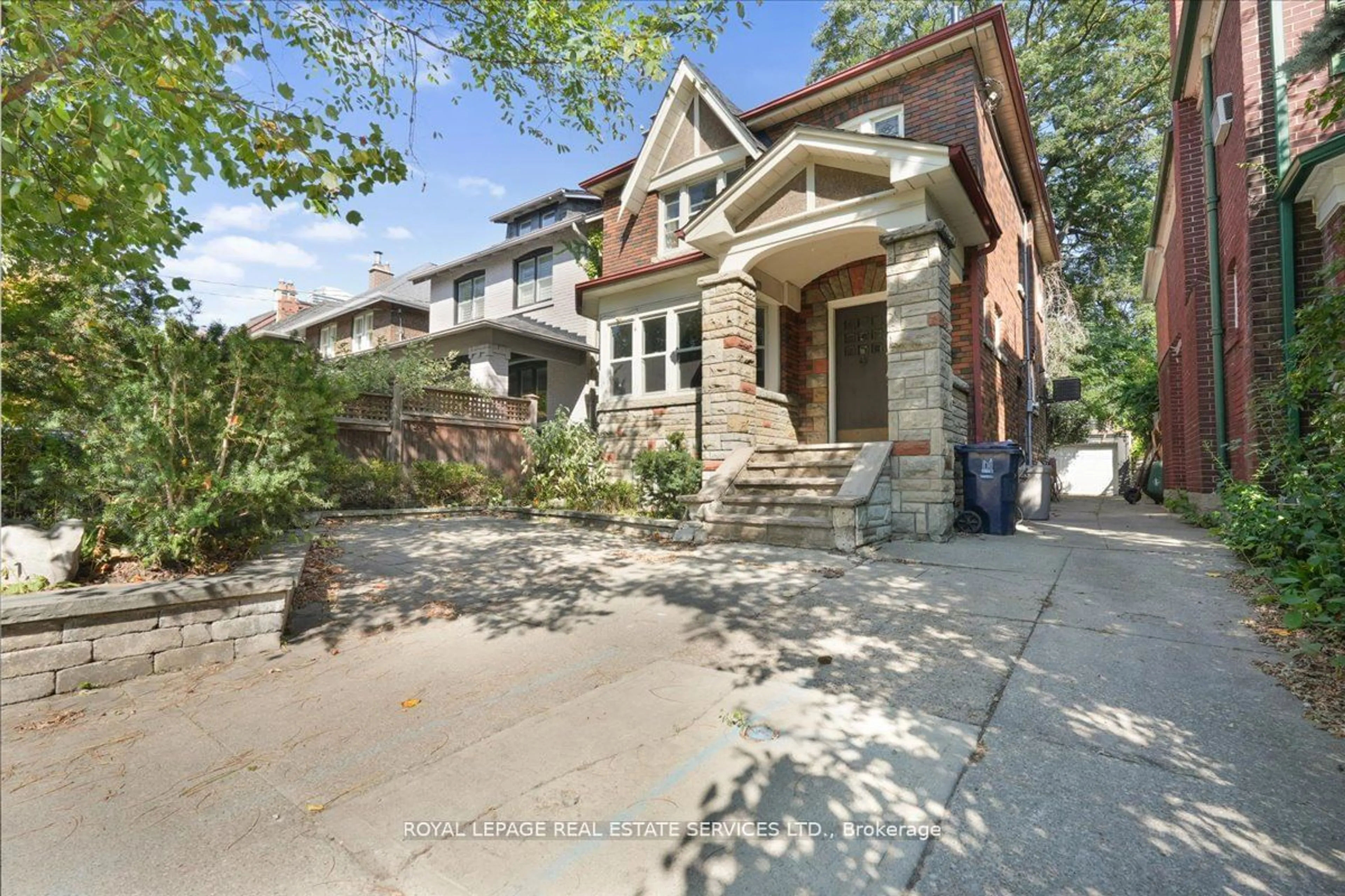 A pic from exterior of the house or condo for 69 Duplex Ave, Toronto Ontario M5P 2A5
