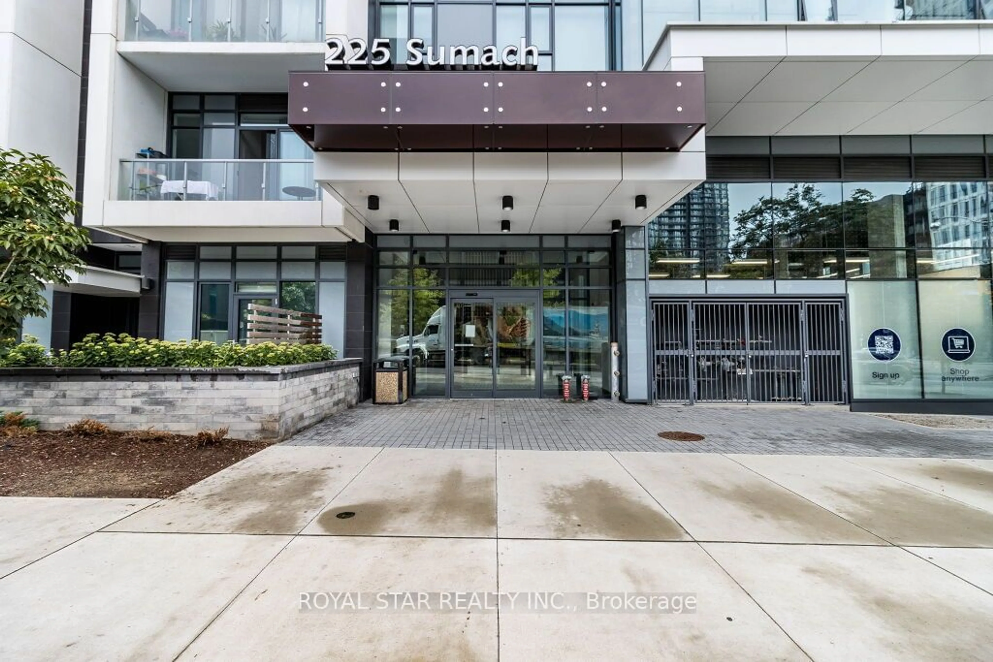 Indoor foyer for 225 Sumach St #1511, Toronto Ontario M5A 0R5