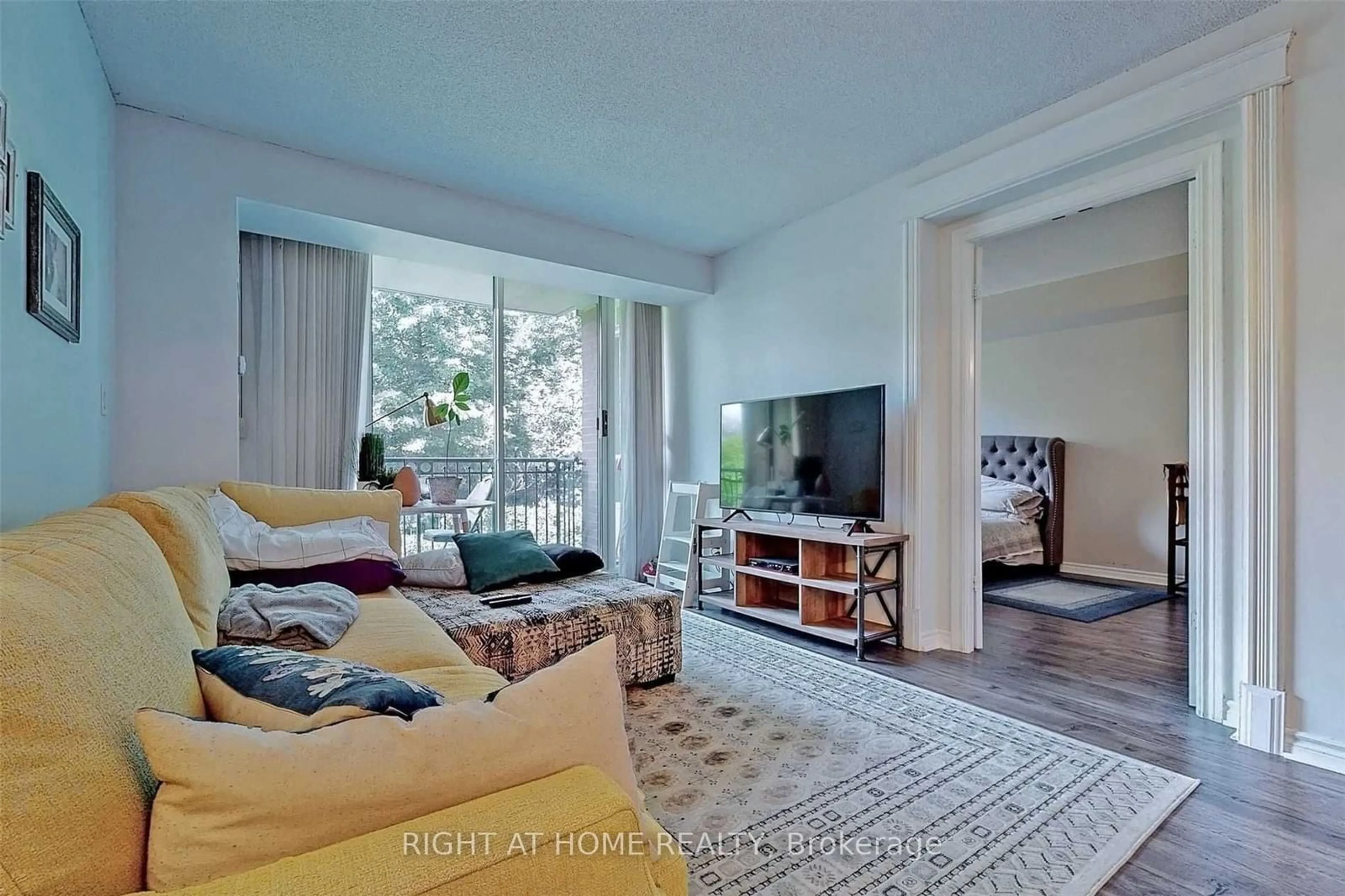 Living room for 28 William Carson Cres #718, Toronto Ontario M2P 2H1