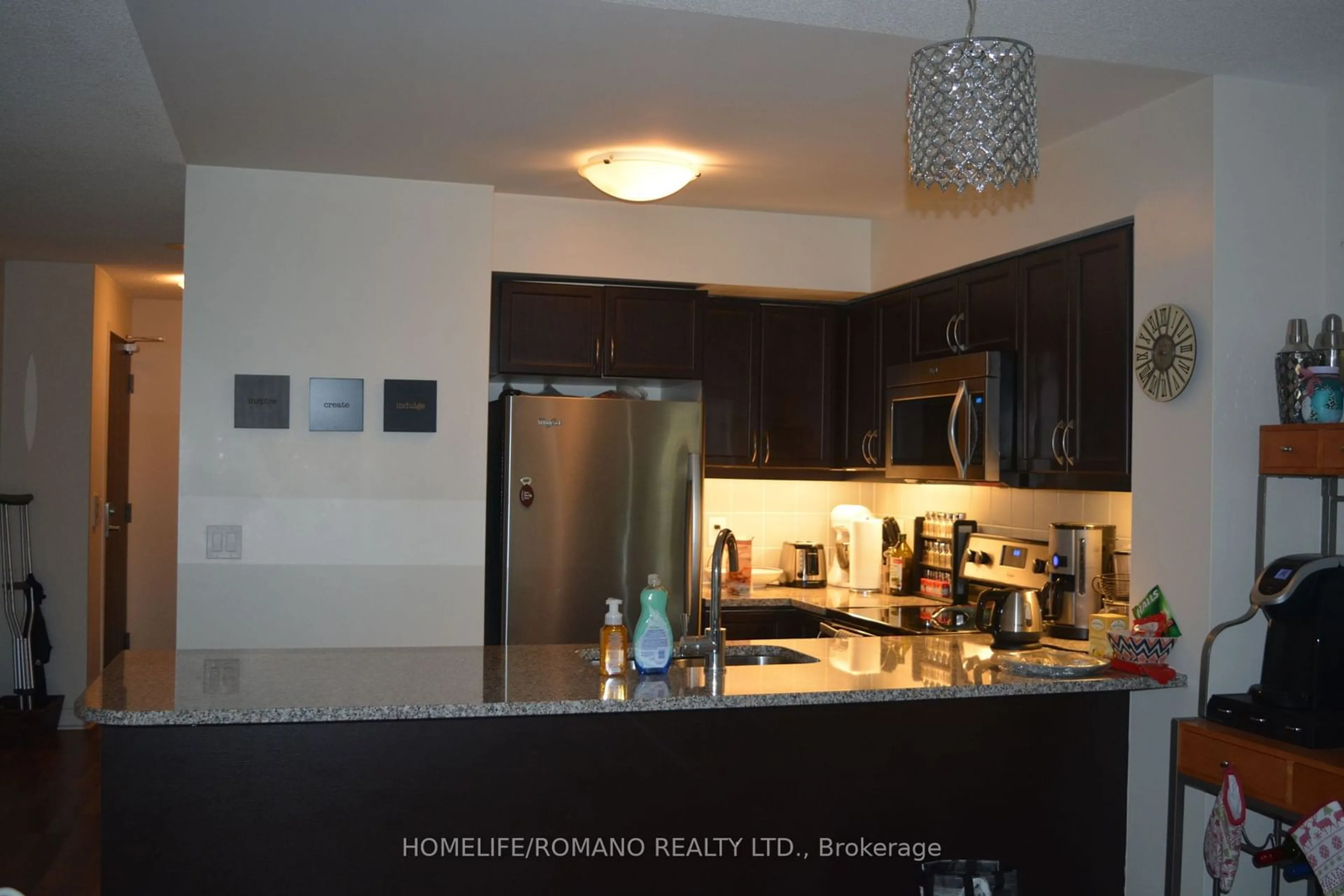 Standard kitchen for 19 Grand Trunk Cres #1202, Toronto Ontario M5J 3A3
