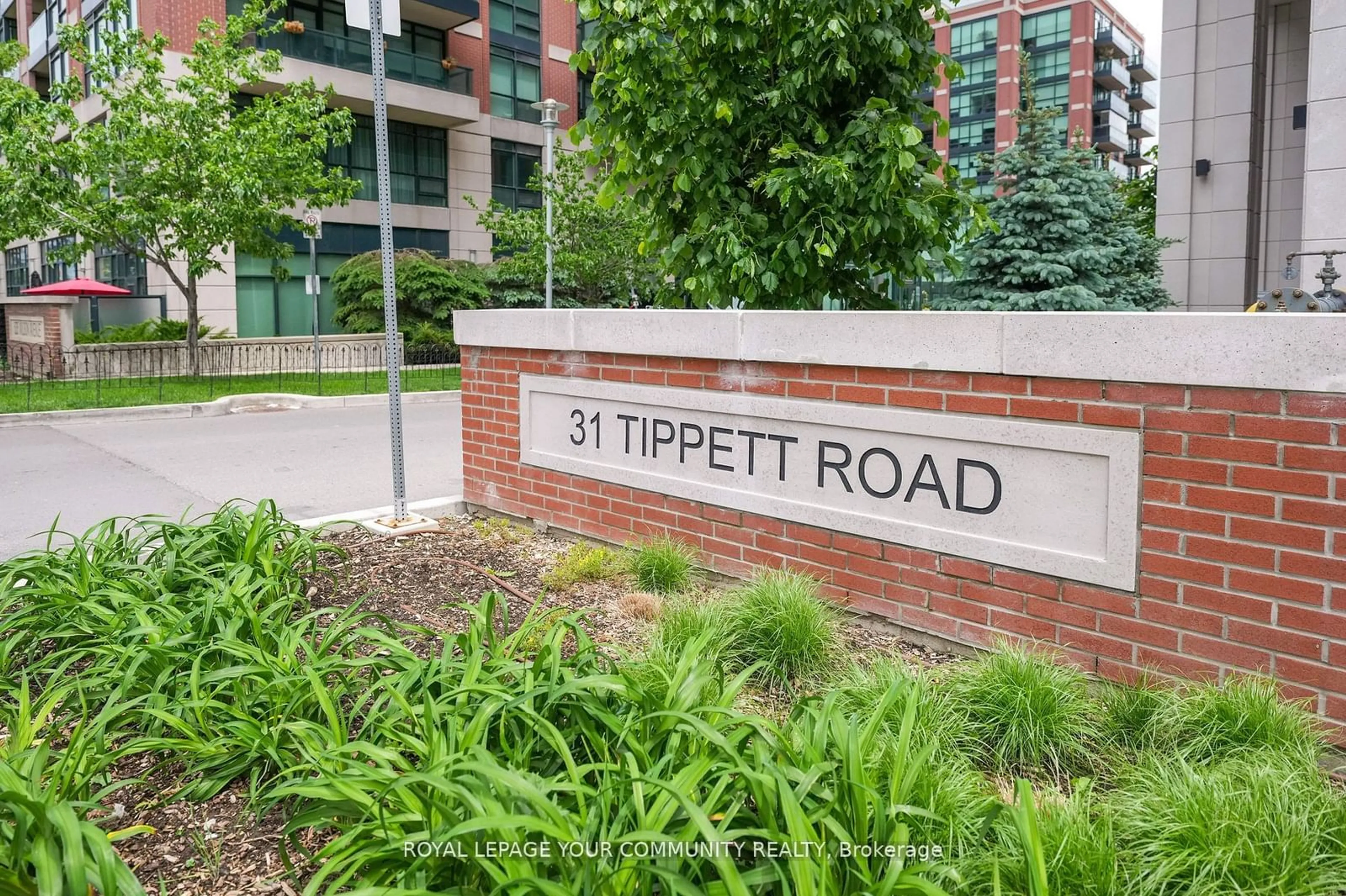 Street view for 31 Tippett Rd #653, Toronto Ontario M3H 0C8