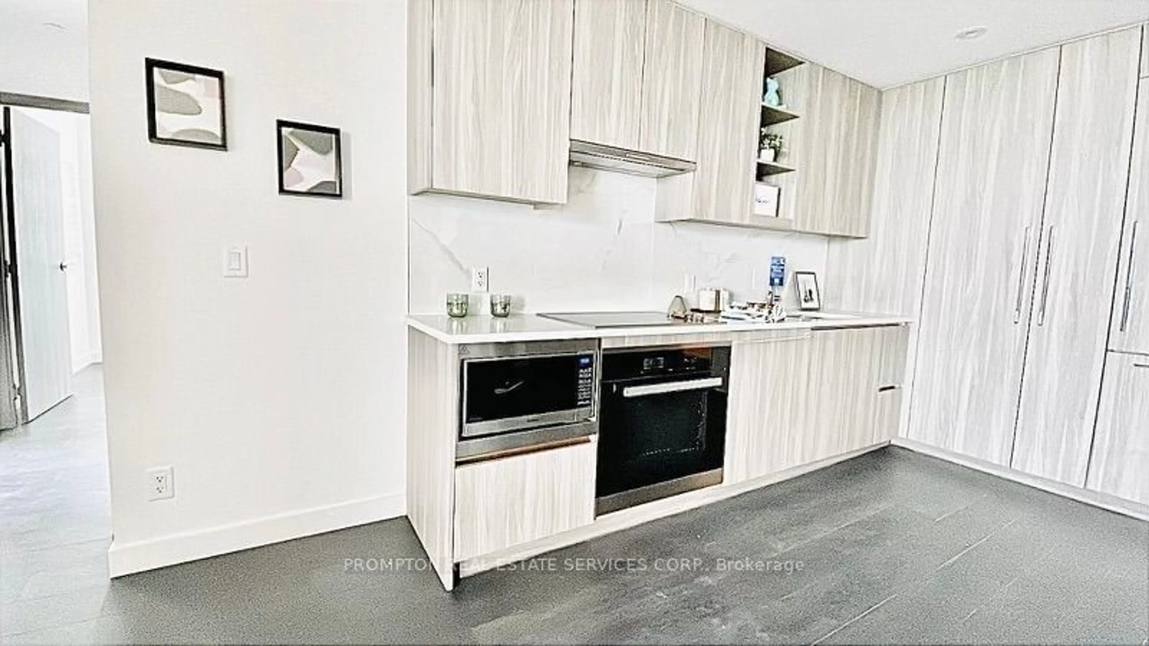 Standard kitchen for 25 McMahon Dr #2108, Toronto Ontario M2K 0J2