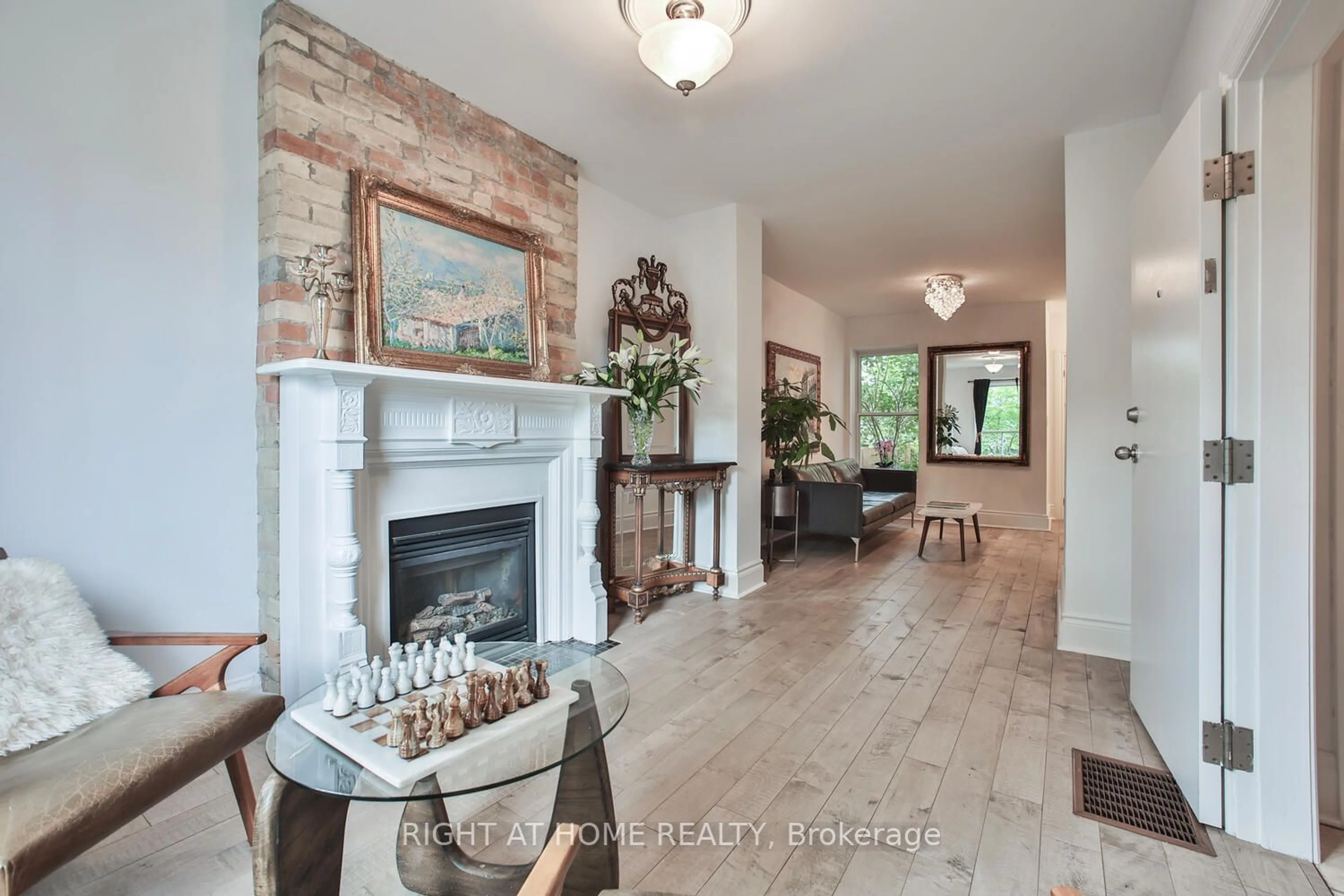 Indoor entryway, wood floors for 574 Crawford St, Toronto Ontario M6G 3J8