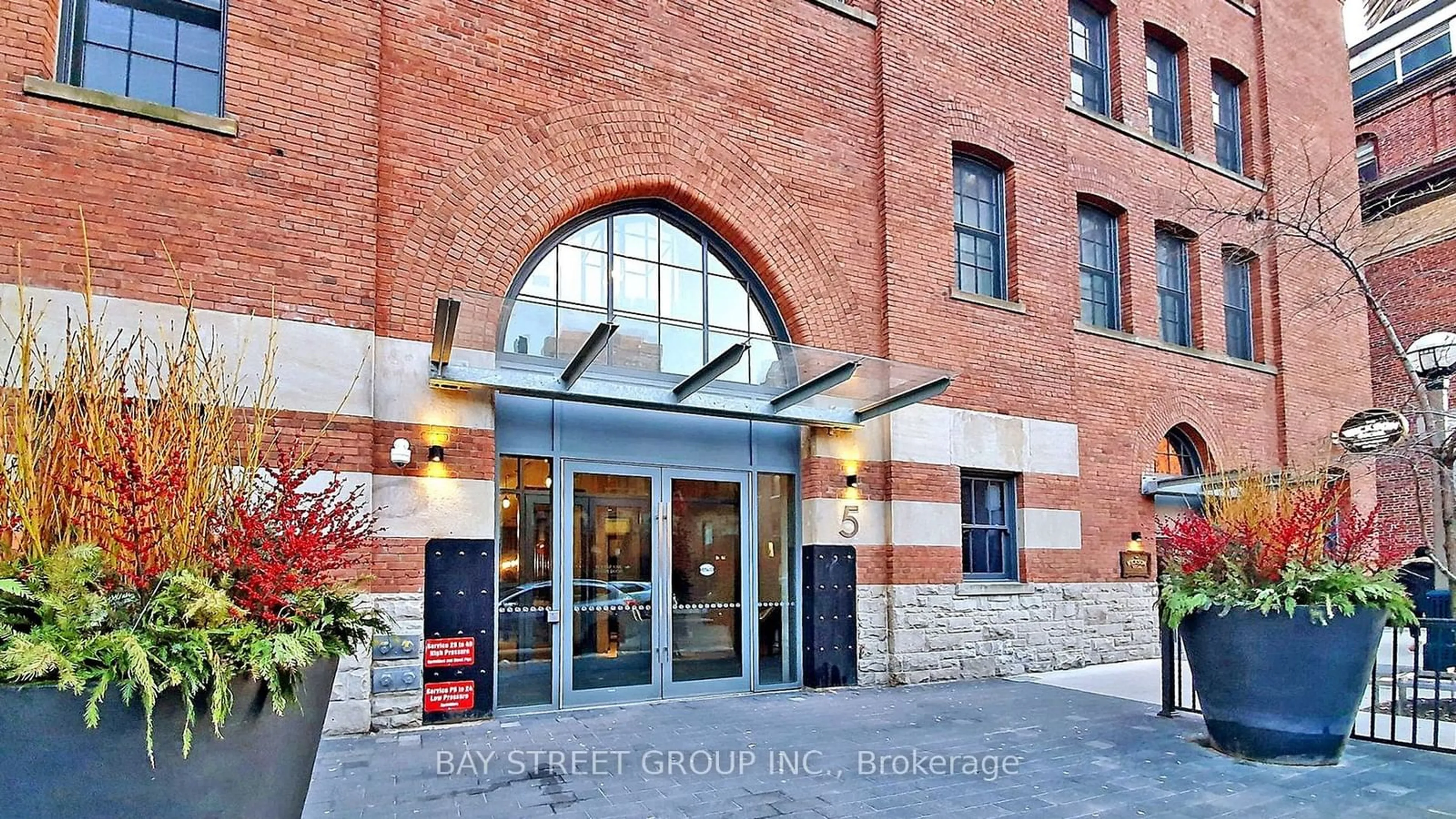 Indoor foyer for 5 St Joseph St #421, Toronto Ontario M4Y 1Z3