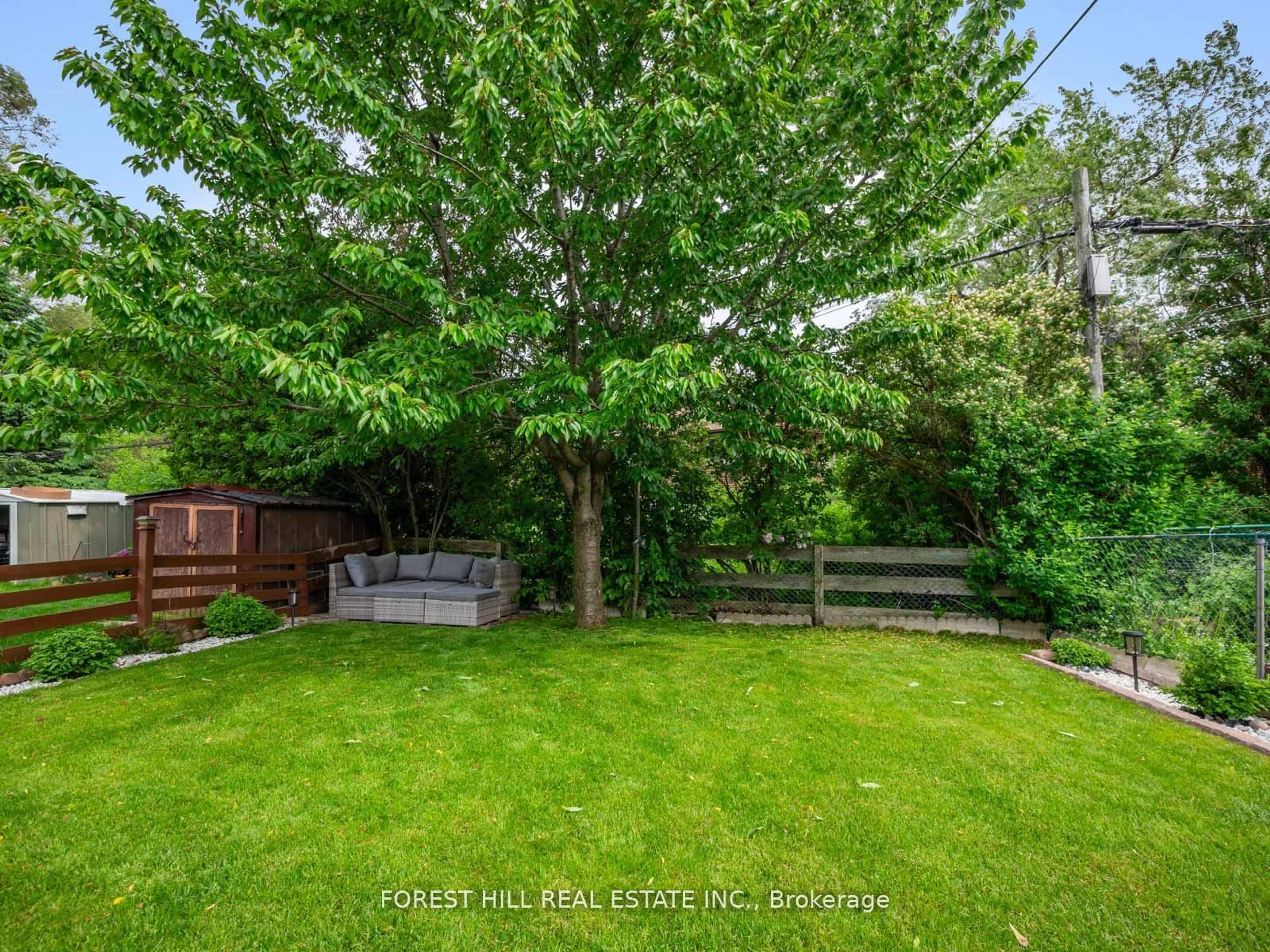 Fenced yard for 204 Roywood Dr, Toronto Ontario M3A 2E6