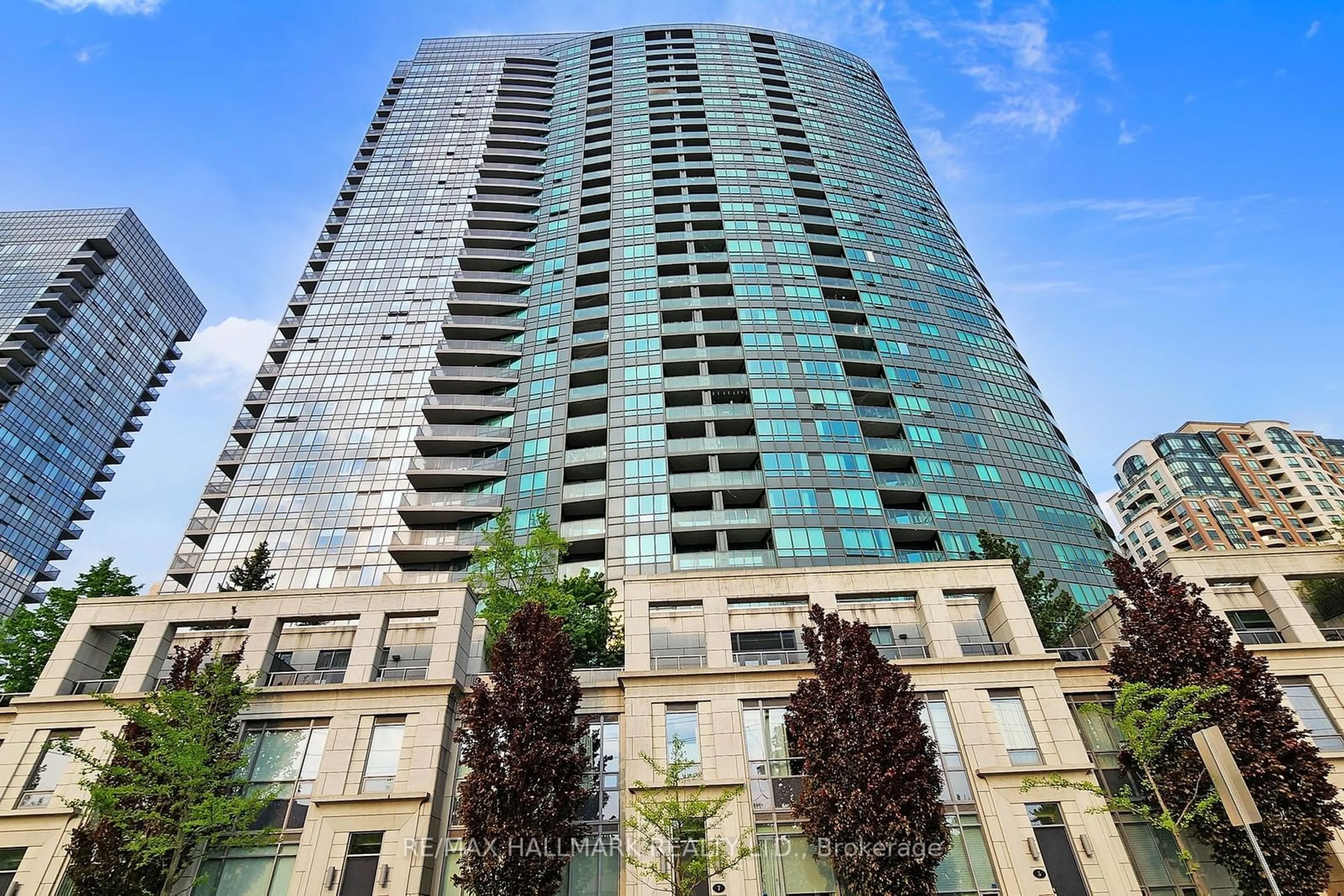 A pic from exterior of the house or condo for 15 Greenview Ave #1313, Toronto Ontario M2M 4M7