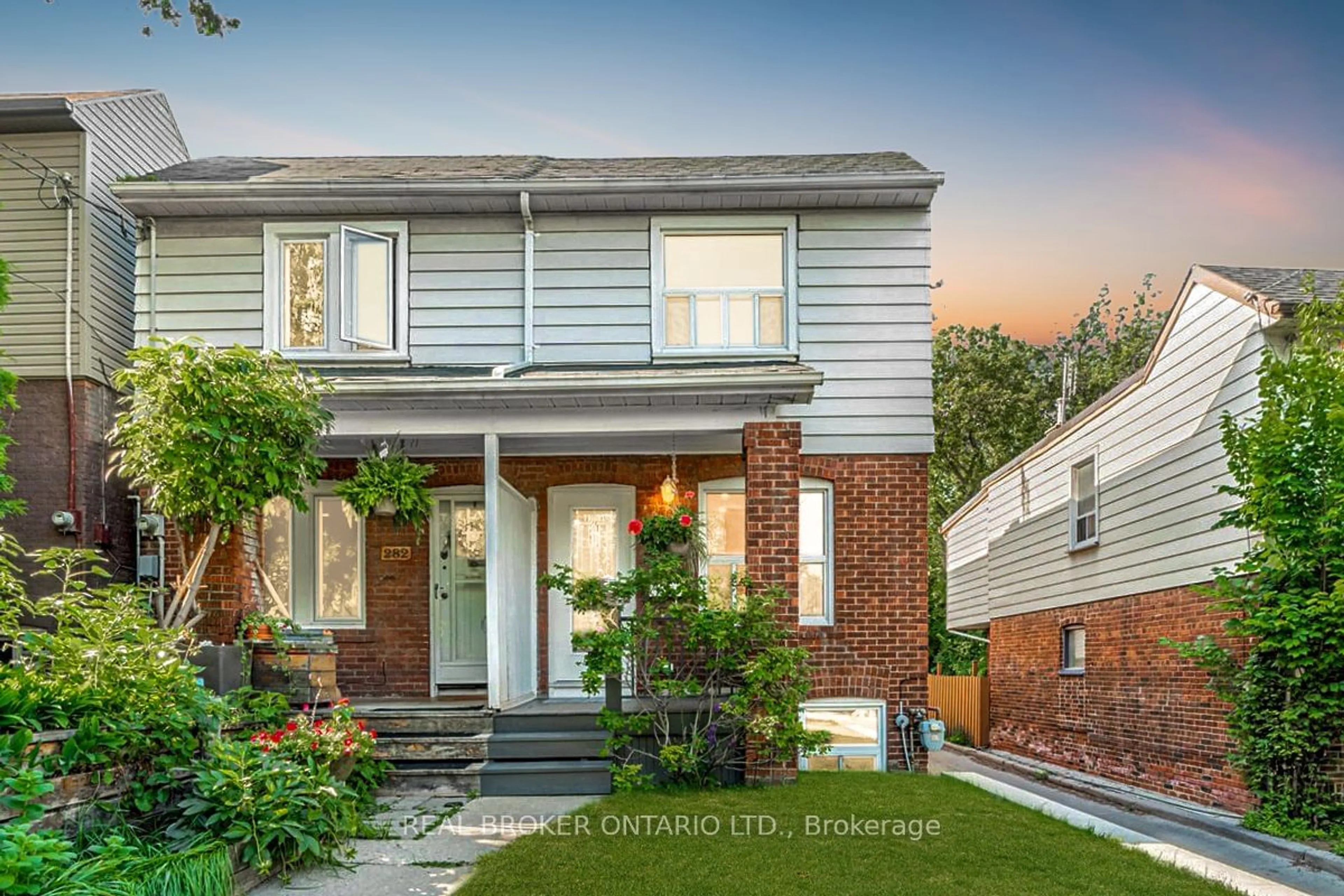 Home with brick exterior material for 280 Roselawn Ave, Toronto Ontario M4R 1G1