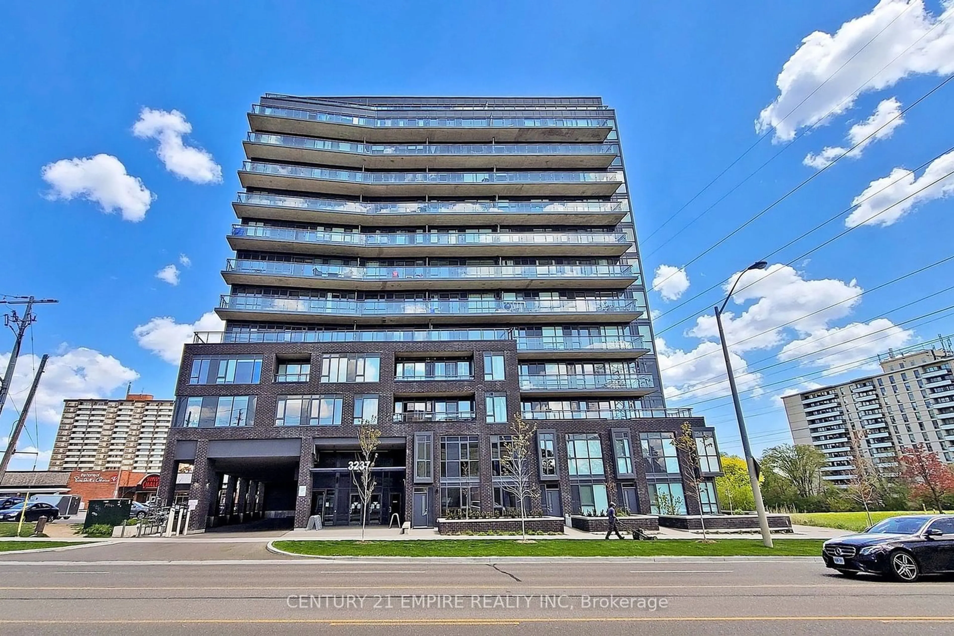 A pic from exterior of the house or condo for 3237 Bayview Ave #505, Toronto Ontario M2K 0G1