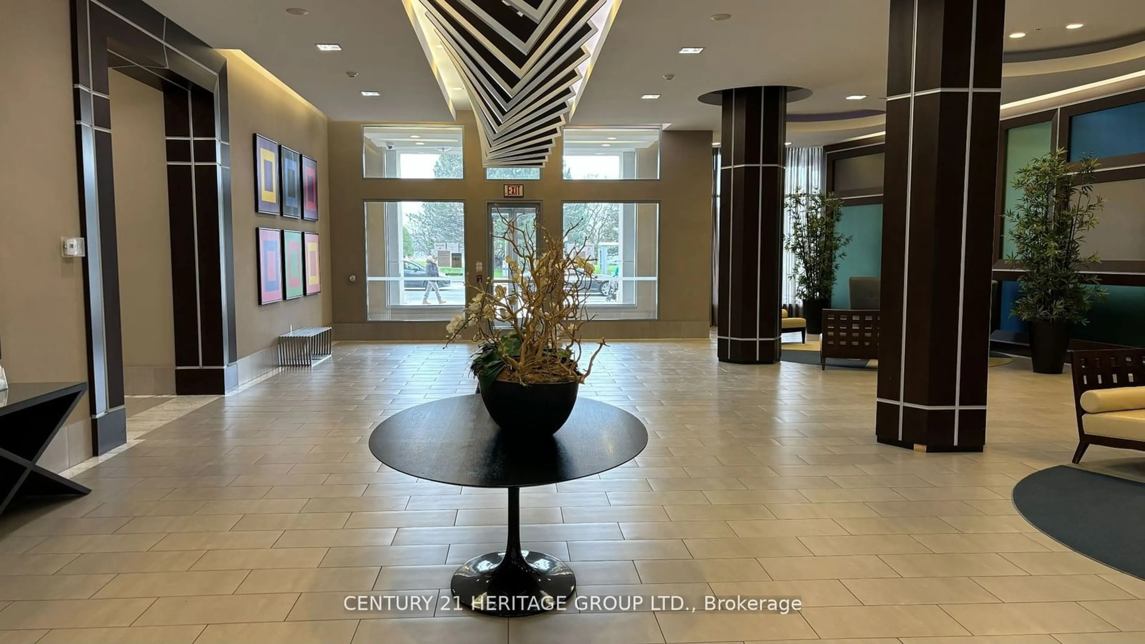 Indoor lobby, ceramic floors for 5793 Yonge St #2105, Toronto Ontario M2M 0A9