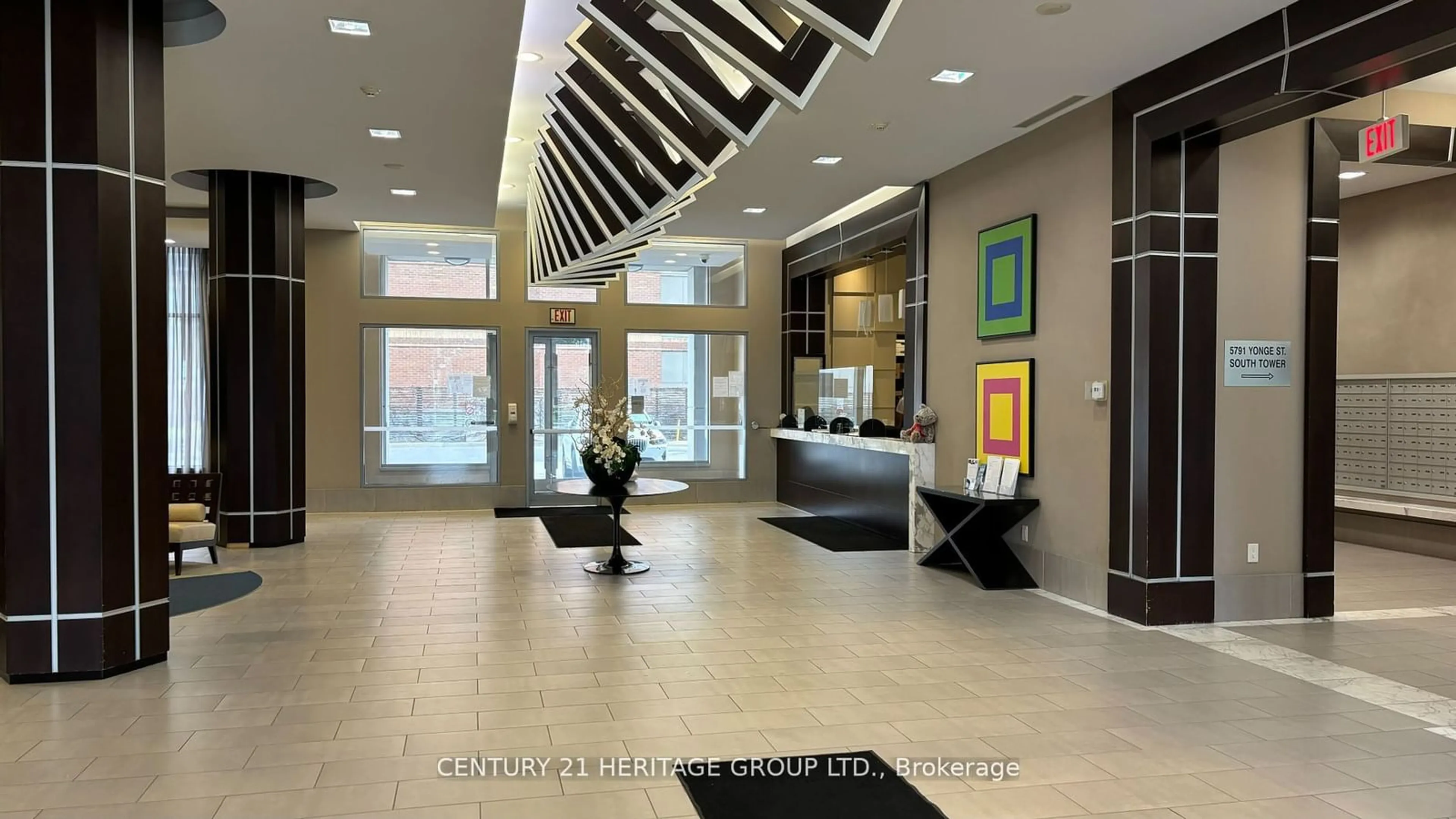 Indoor lobby, ceramic floors for 5793 Yonge St #2105, Toronto Ontario M2M 0A9