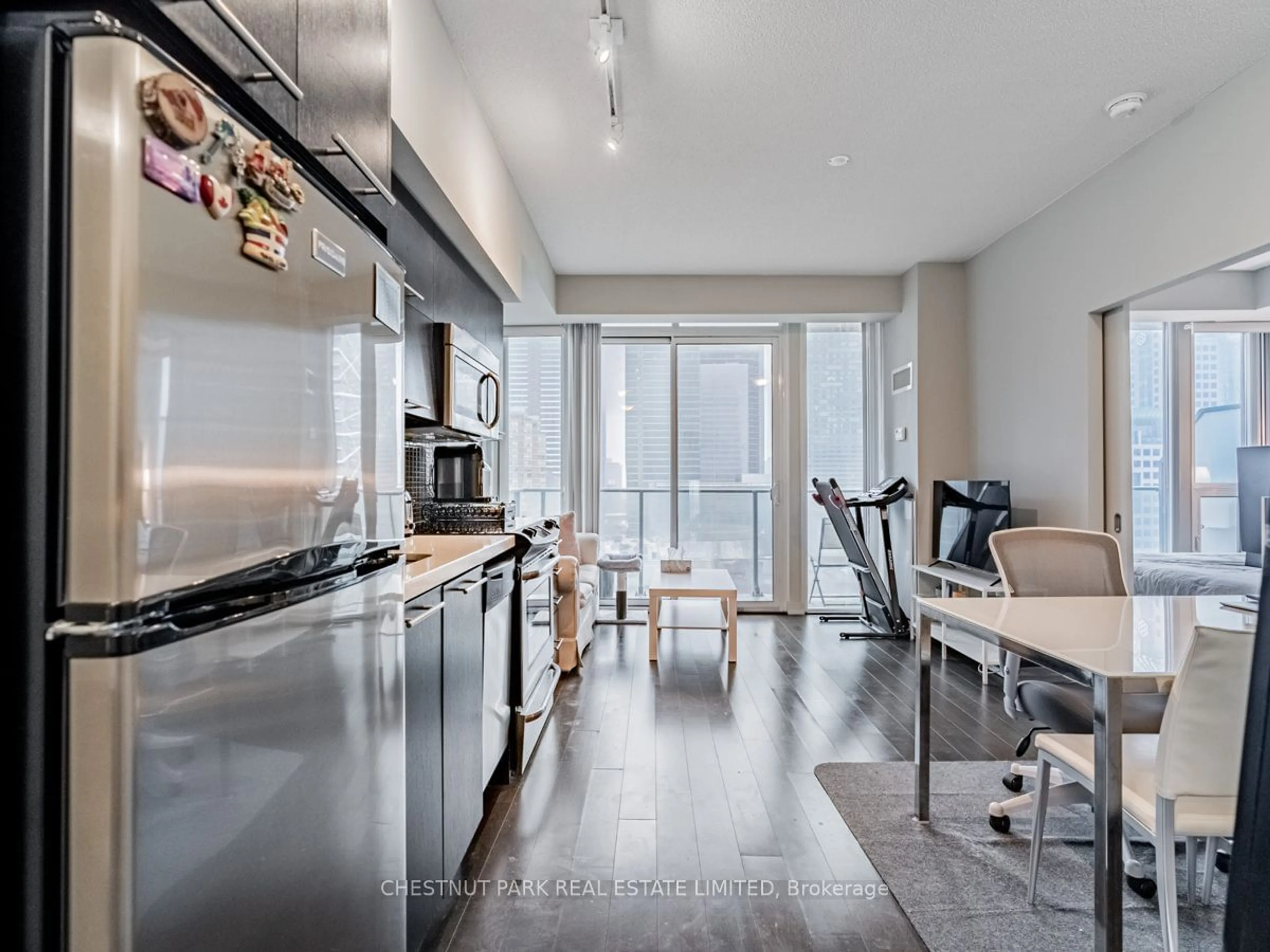 Contemporary kitchen for 126 Simcoe St #1509, Toronto Ontario M5H 4E6