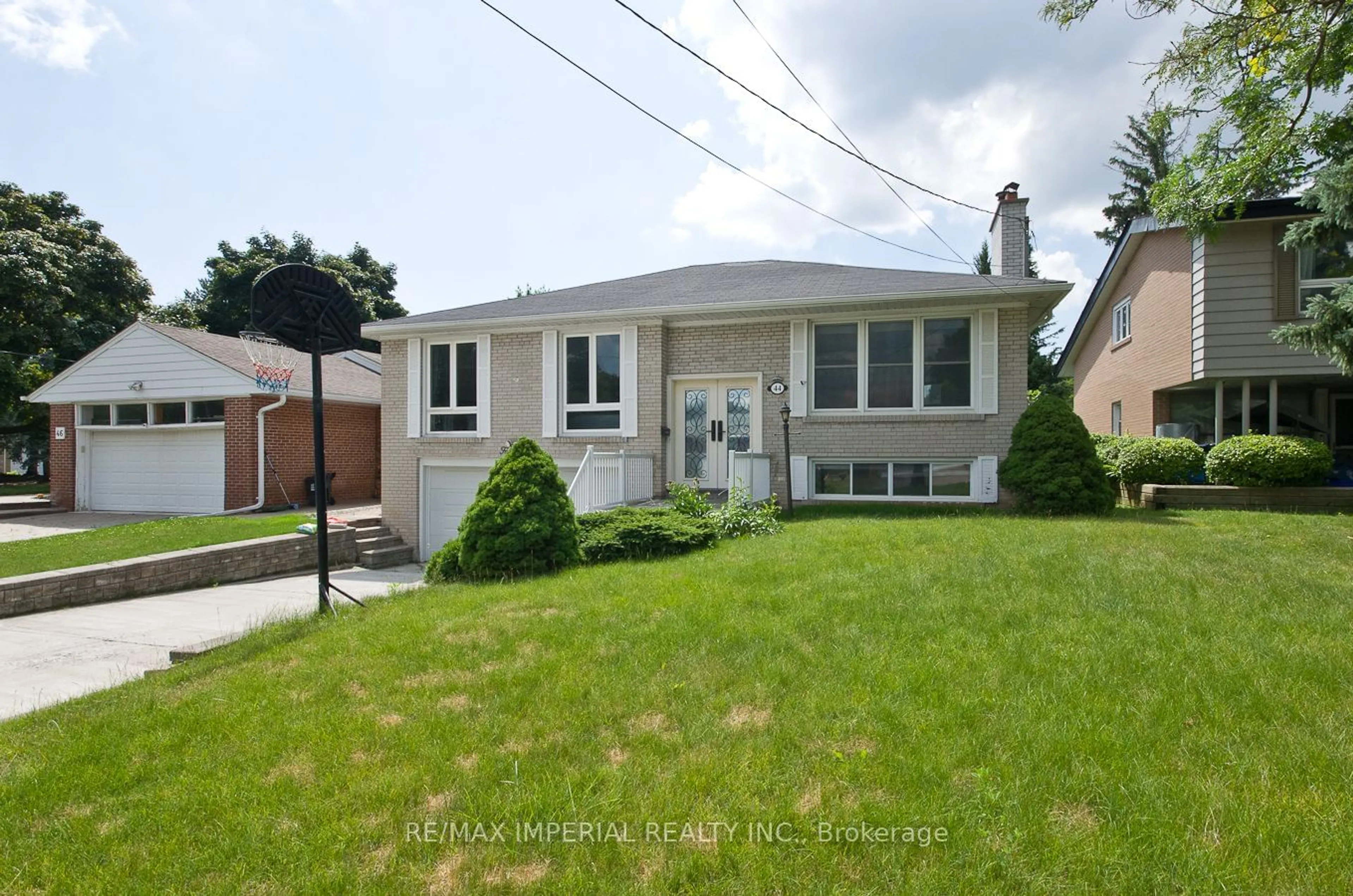 Frontside or backside of a home for 44 Sumner Heights Dr, Toronto Ontario M2K 1Y3