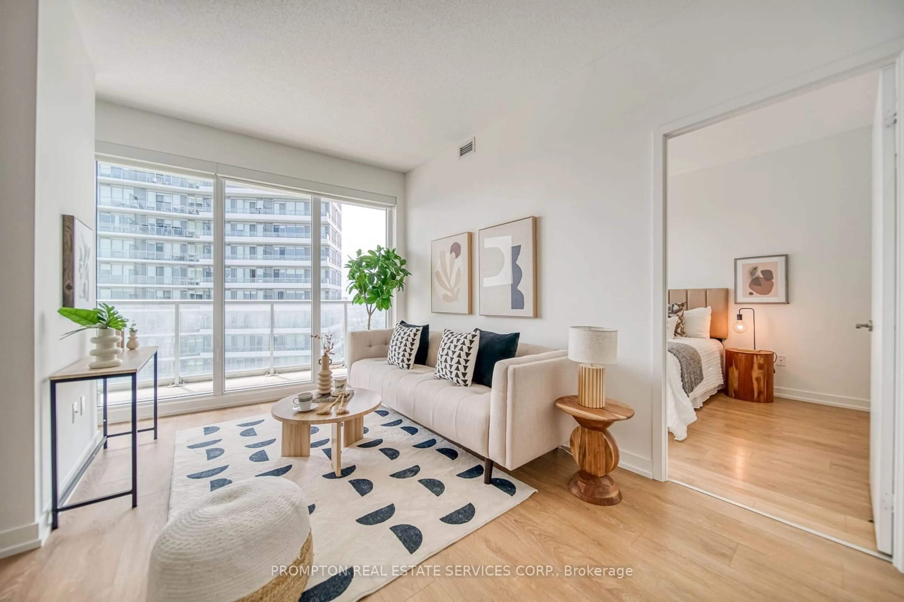 Living room for 117 Mcmahon Dr #2806, Toronto Ontario M2K 0E4