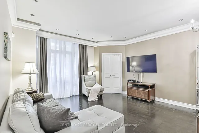 Additional property image - 10 Bloorview Pl Unit 119