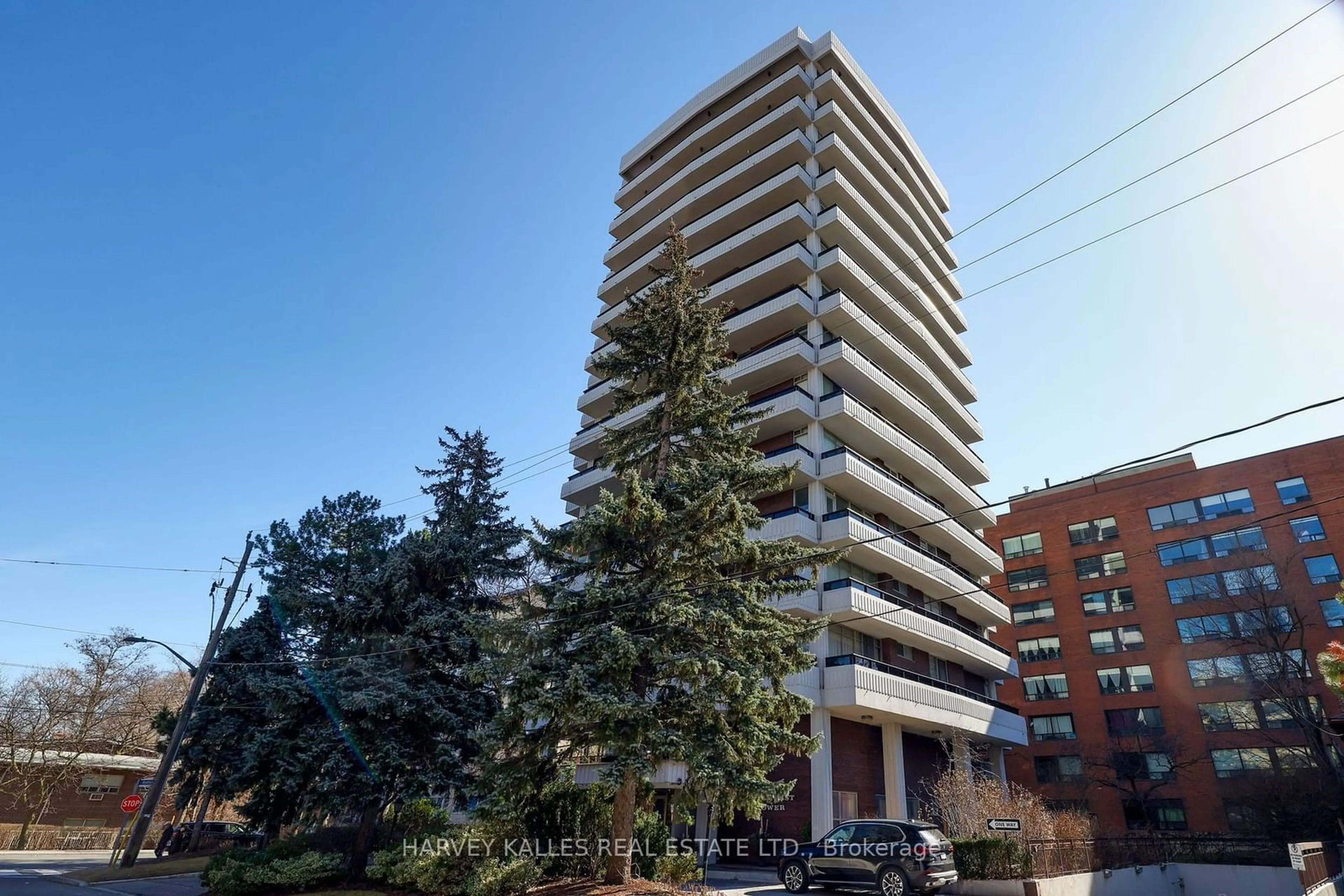 A pic from exterior of the house or condo for 2600 Bathurst St #801, Toronto Ontario M6B 2Z4