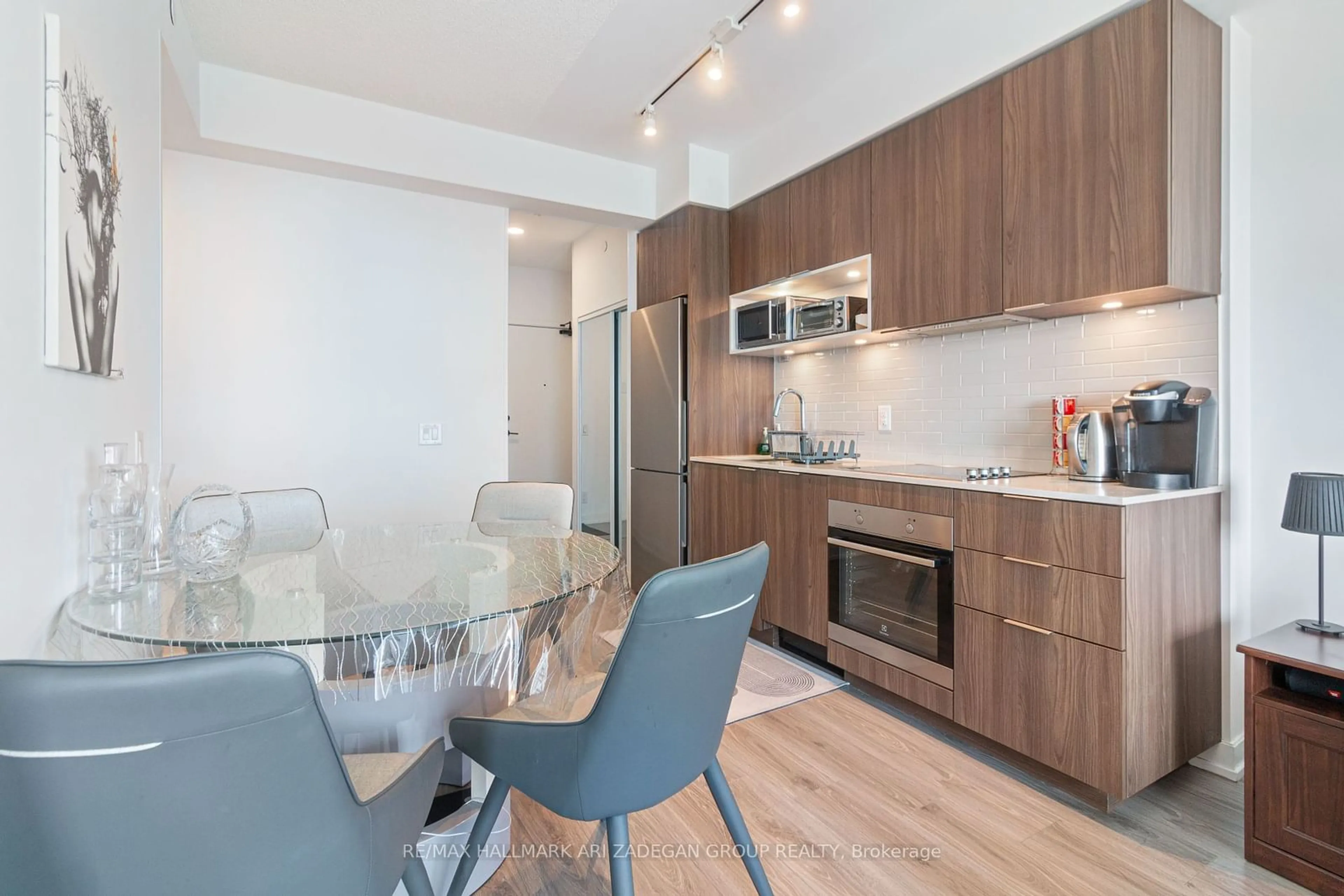 Standard kitchen for 20 Tubman Ave #1508, Toronto Ontario M5A 0M5