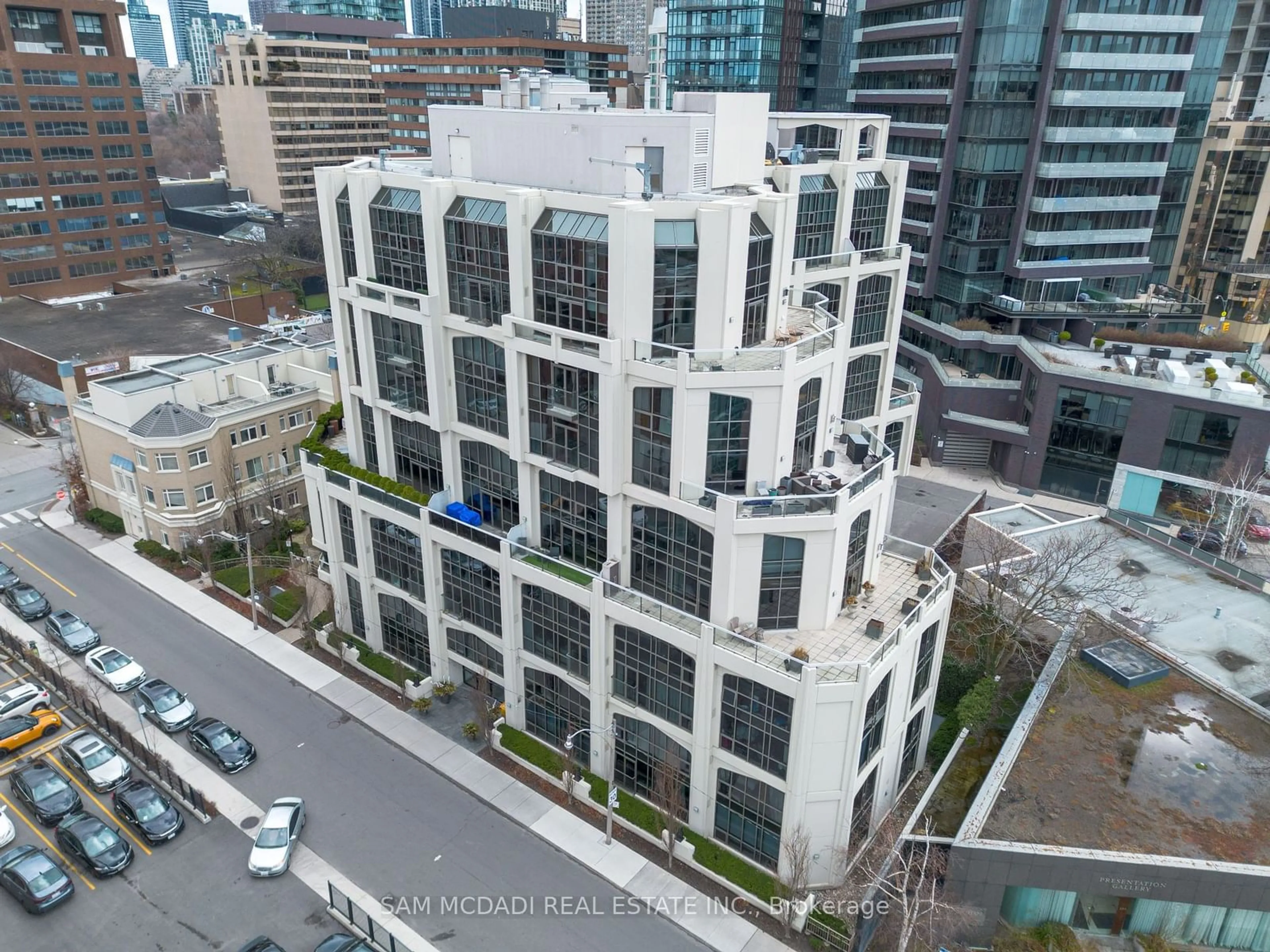 A pic from exterior of the house or condo for 3 Mcalpine St #411, Toronto Ontario M5R 3T5