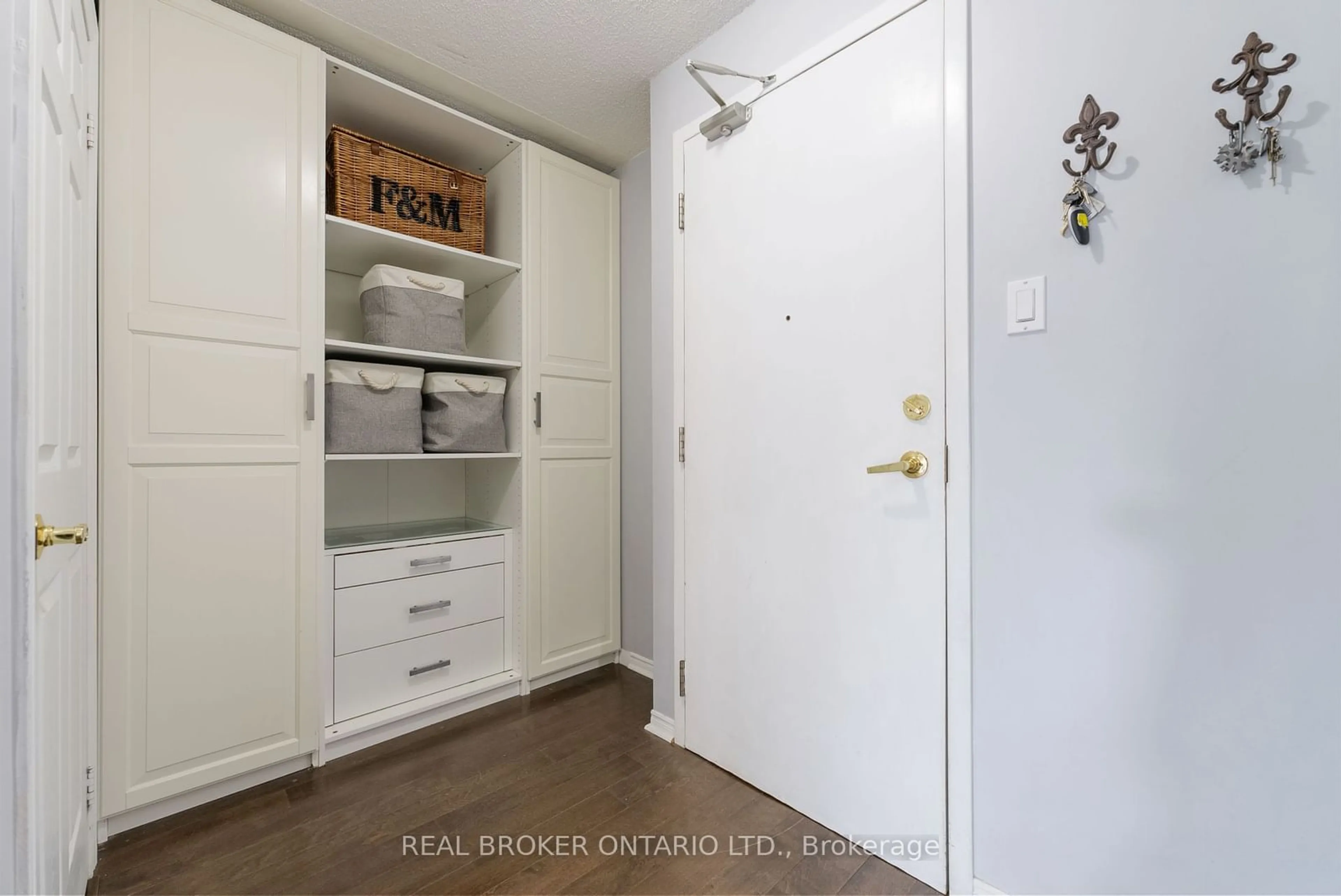 Storage room or clothes room or walk-in closet for 300 Balliol St #611, Toronto Ontario M4S 3G6