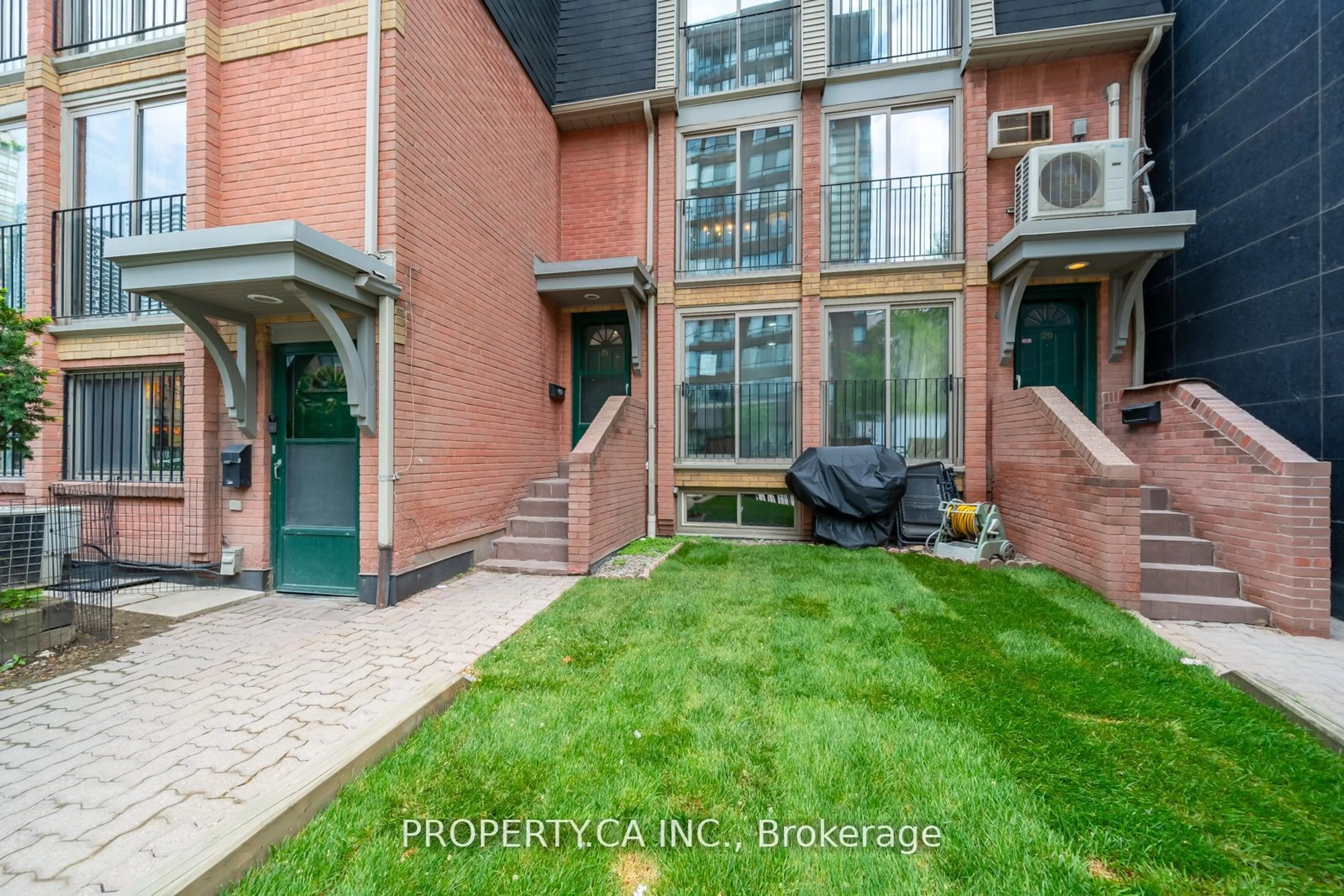 A pic from exterior of the house or condo for 325 Jarvis St #21, Toronto Ontario M5B 2C2