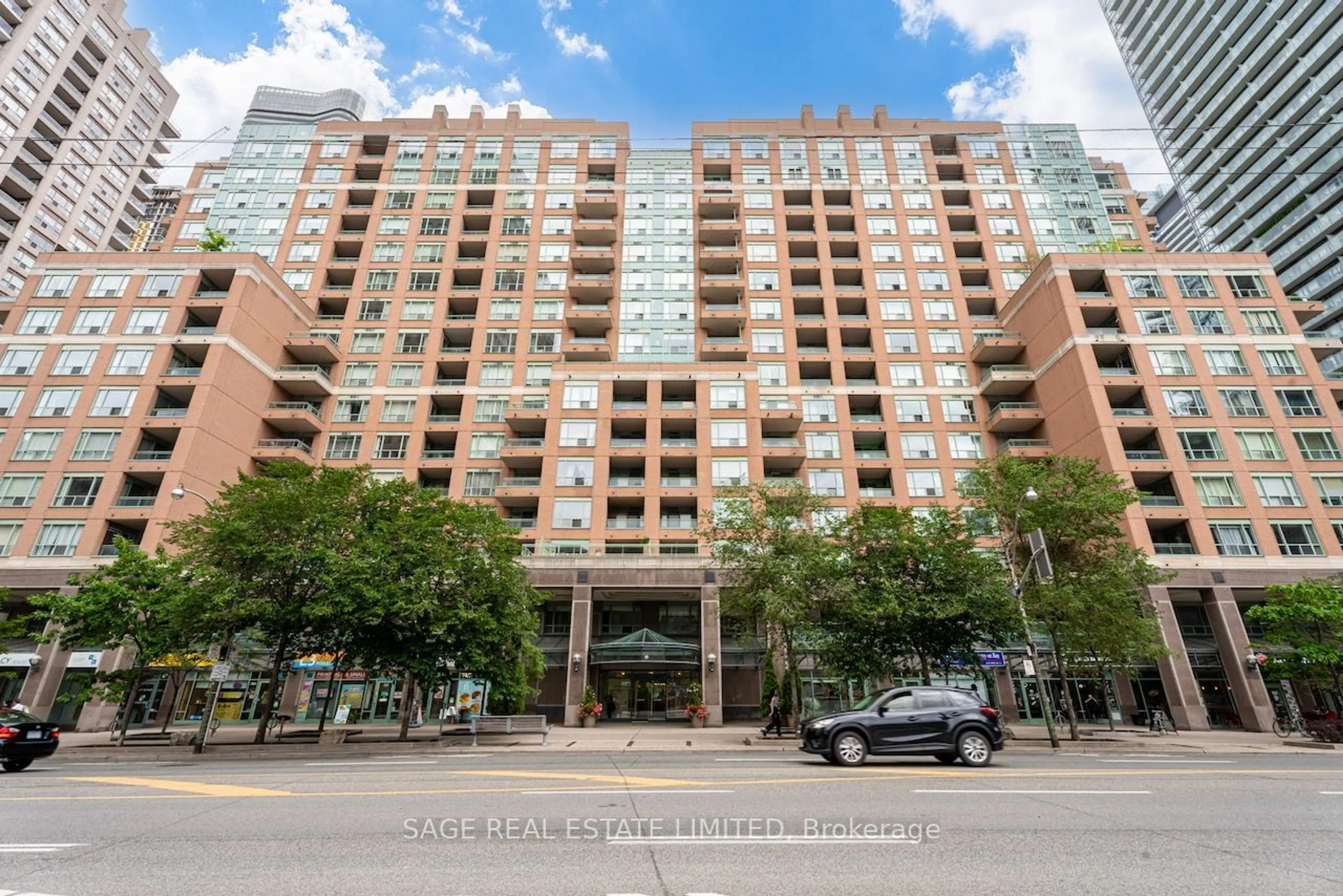 A pic from exterior of the house or condo for 889 Bay St #1612, Toronto Ontario M5S 3K5