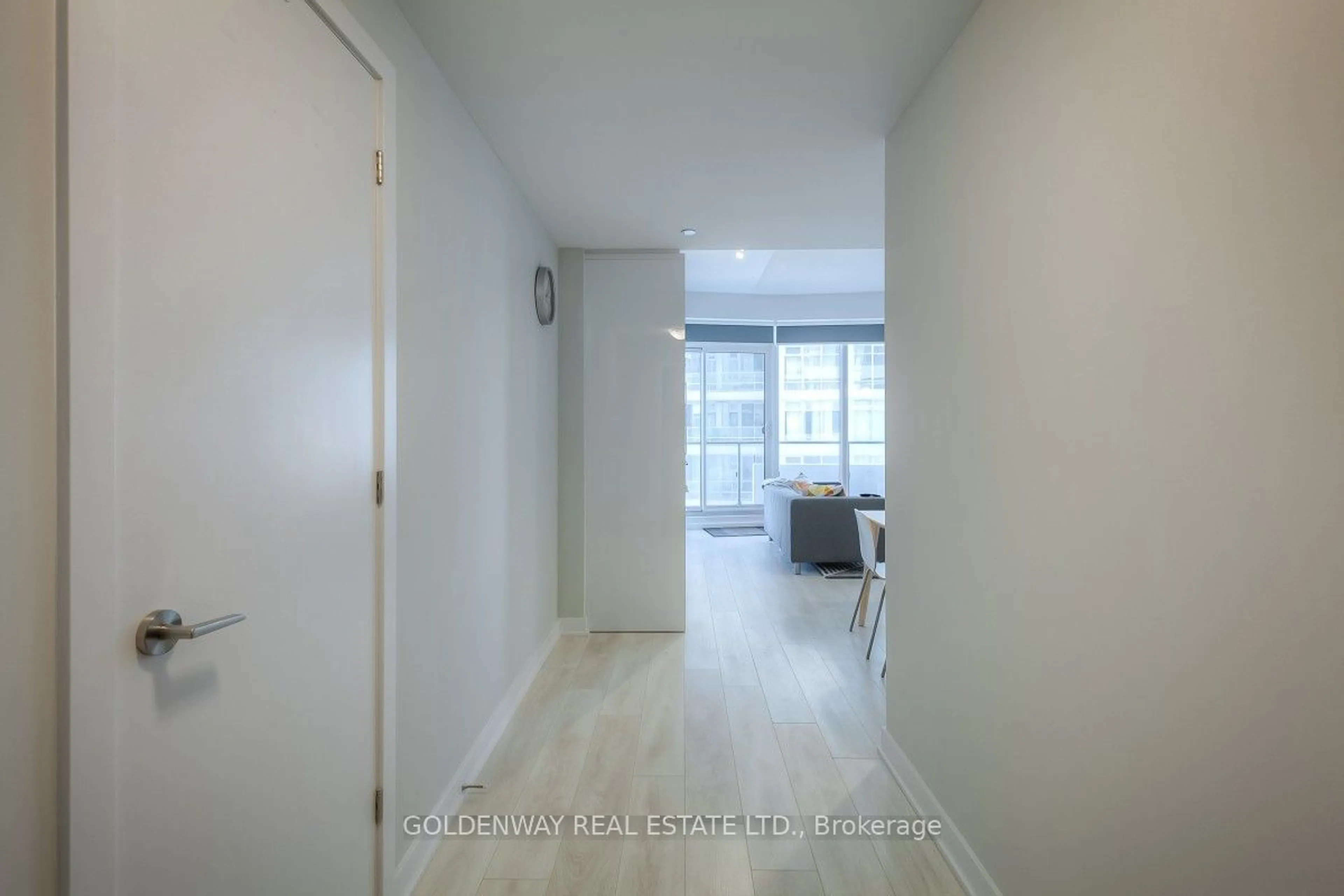 A pic of a room for 2221 Yonge St #3005, Toronto Ontario M4S 2B4