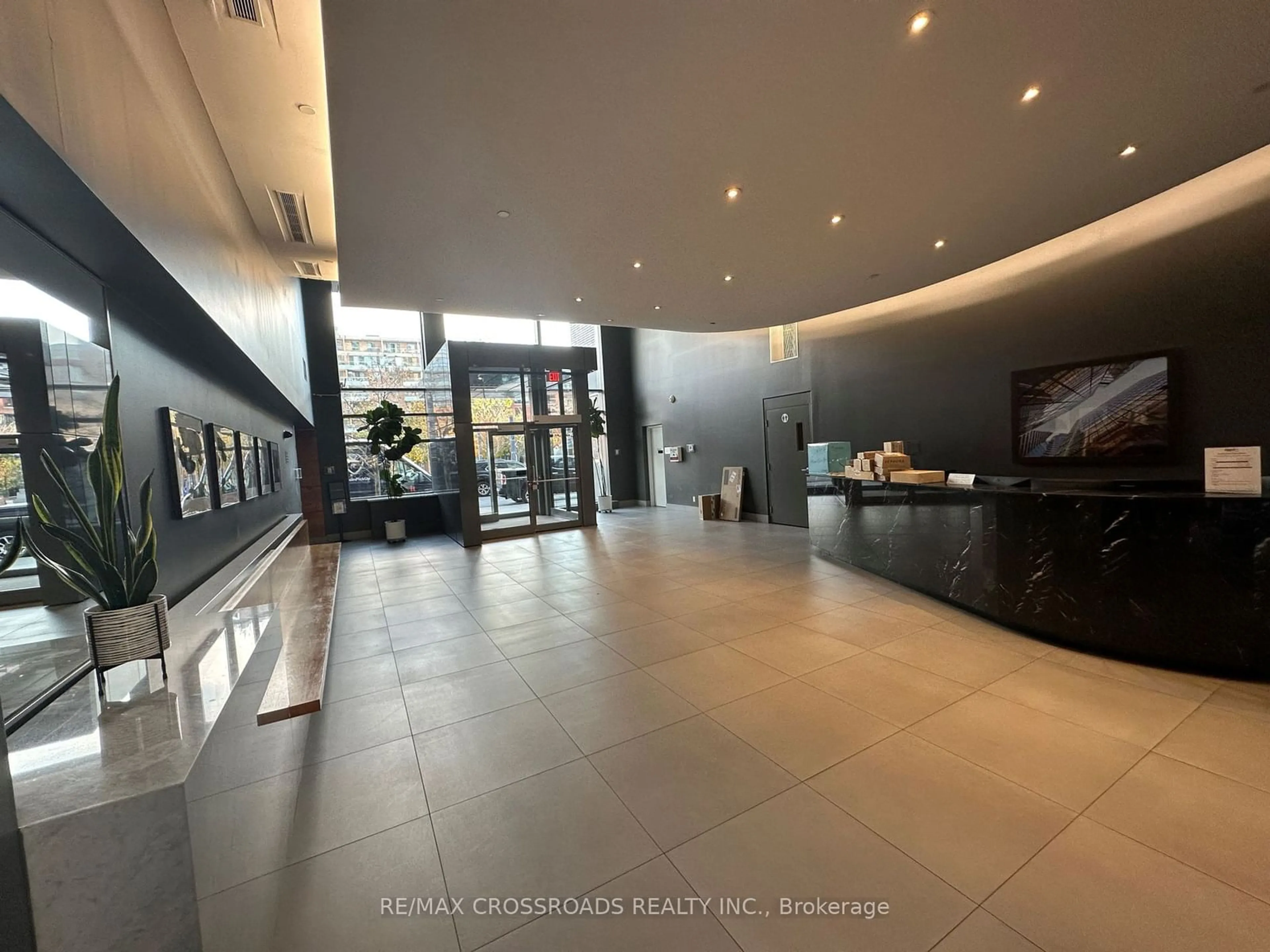 Indoor lobby for 68 Abell St #628, Toronto Ontario M6J 0B1
