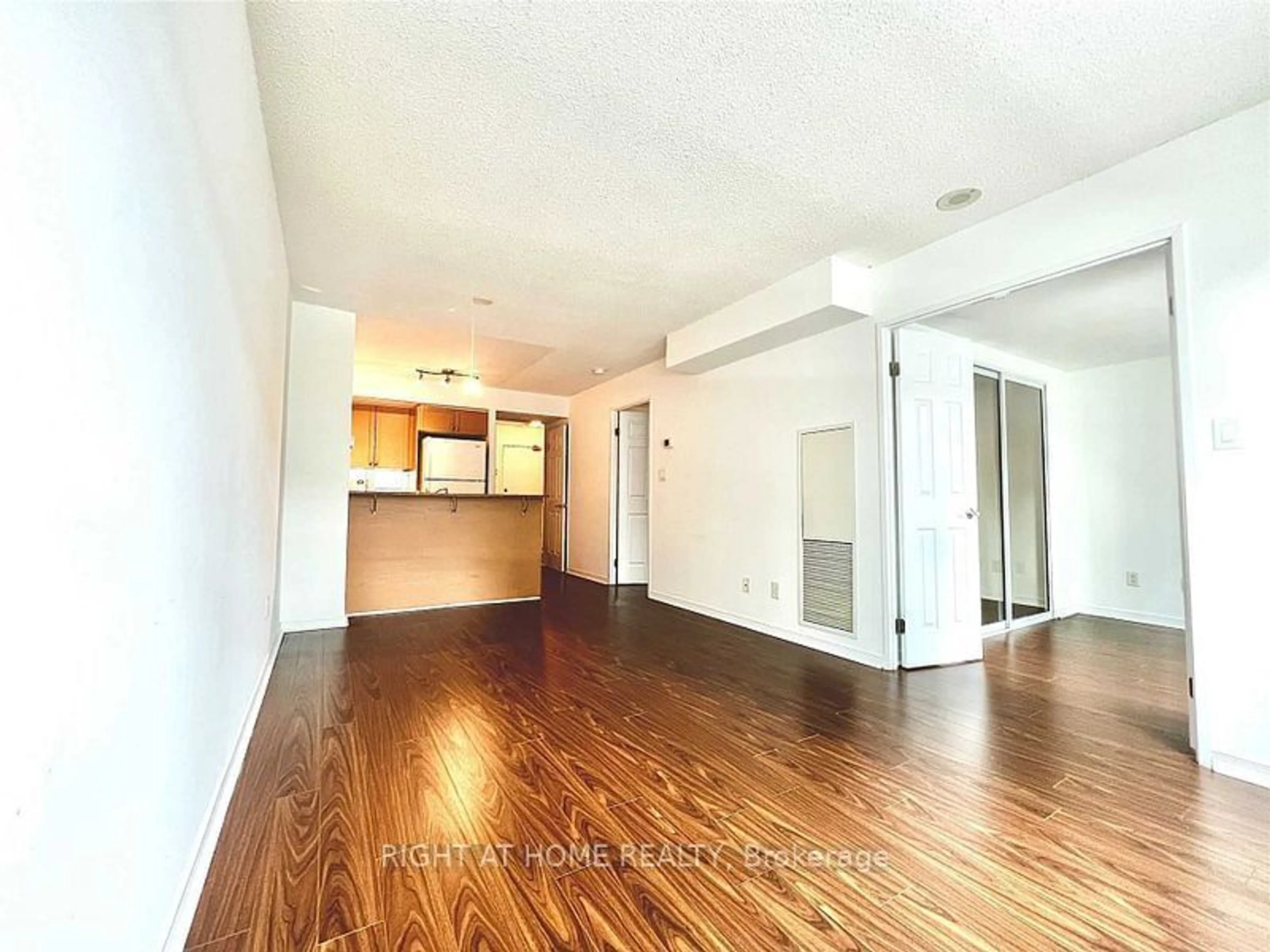 A pic of a room for 230 King St #606, Toronto Ontario M5A 1K5
