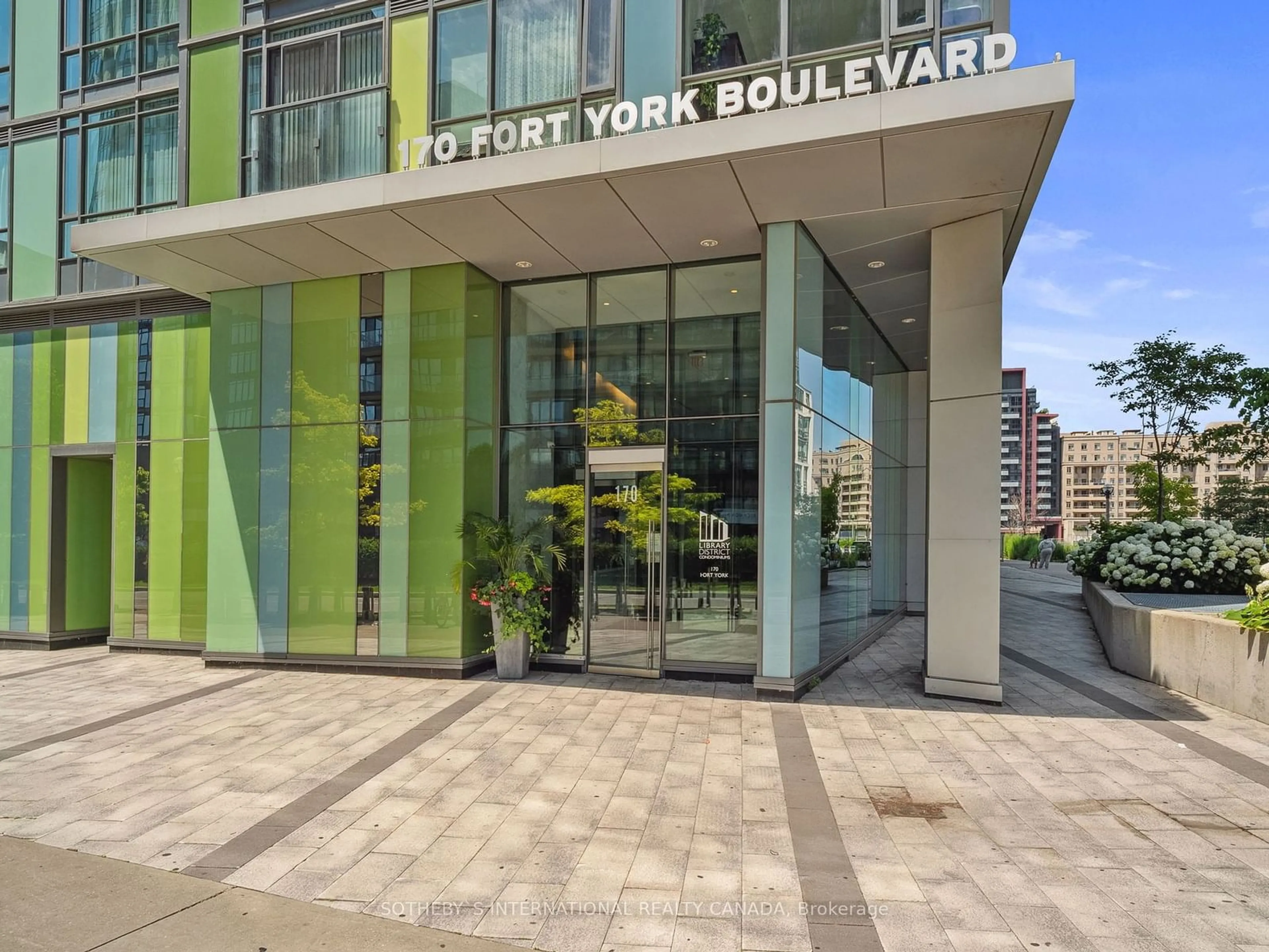 Indoor foyer for 170 Fort York Blvd #2405, Toronto Ontario M5V 0E6