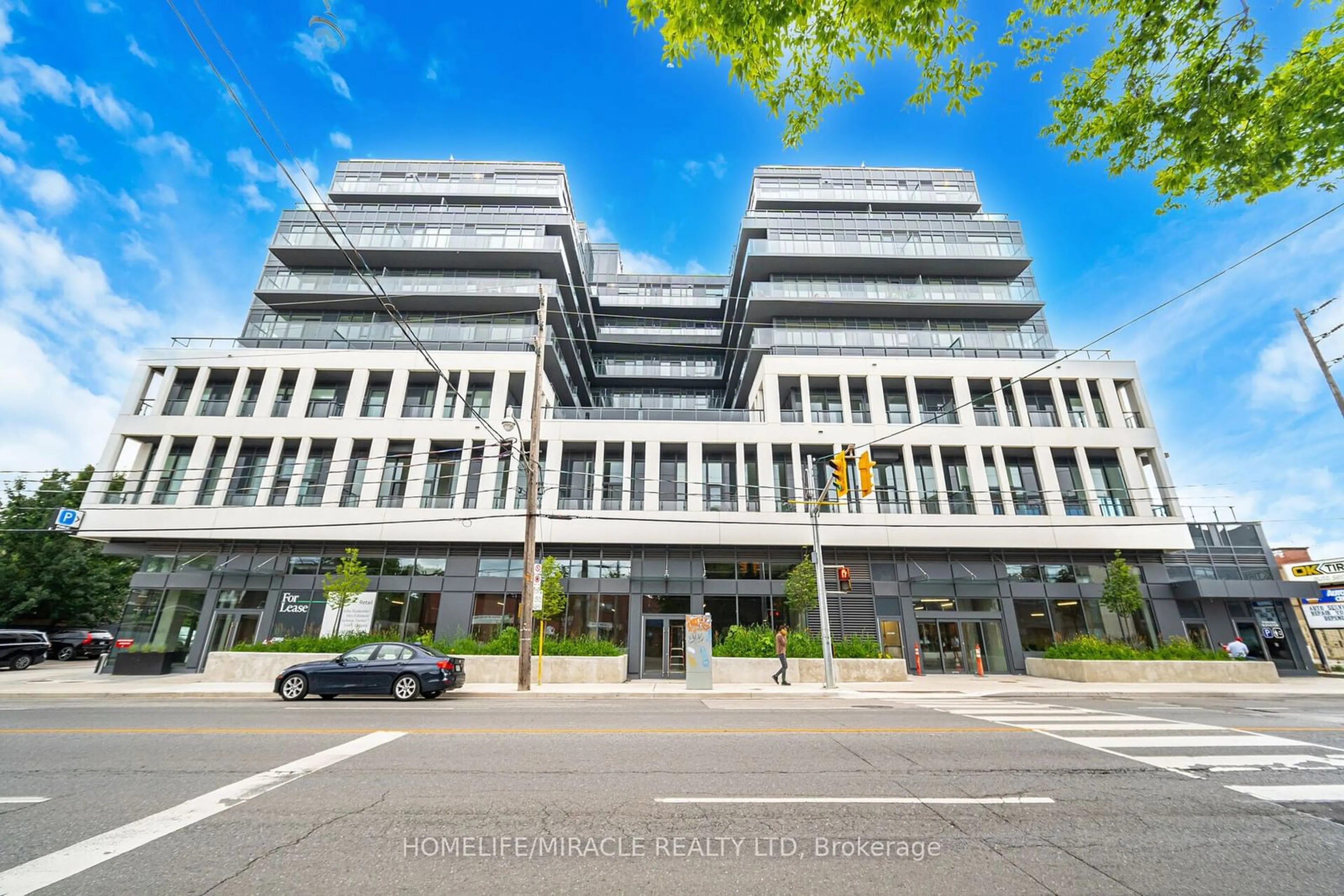 Outside view for 500 Dupont St #317, Toronto Ontario M6G 0B8