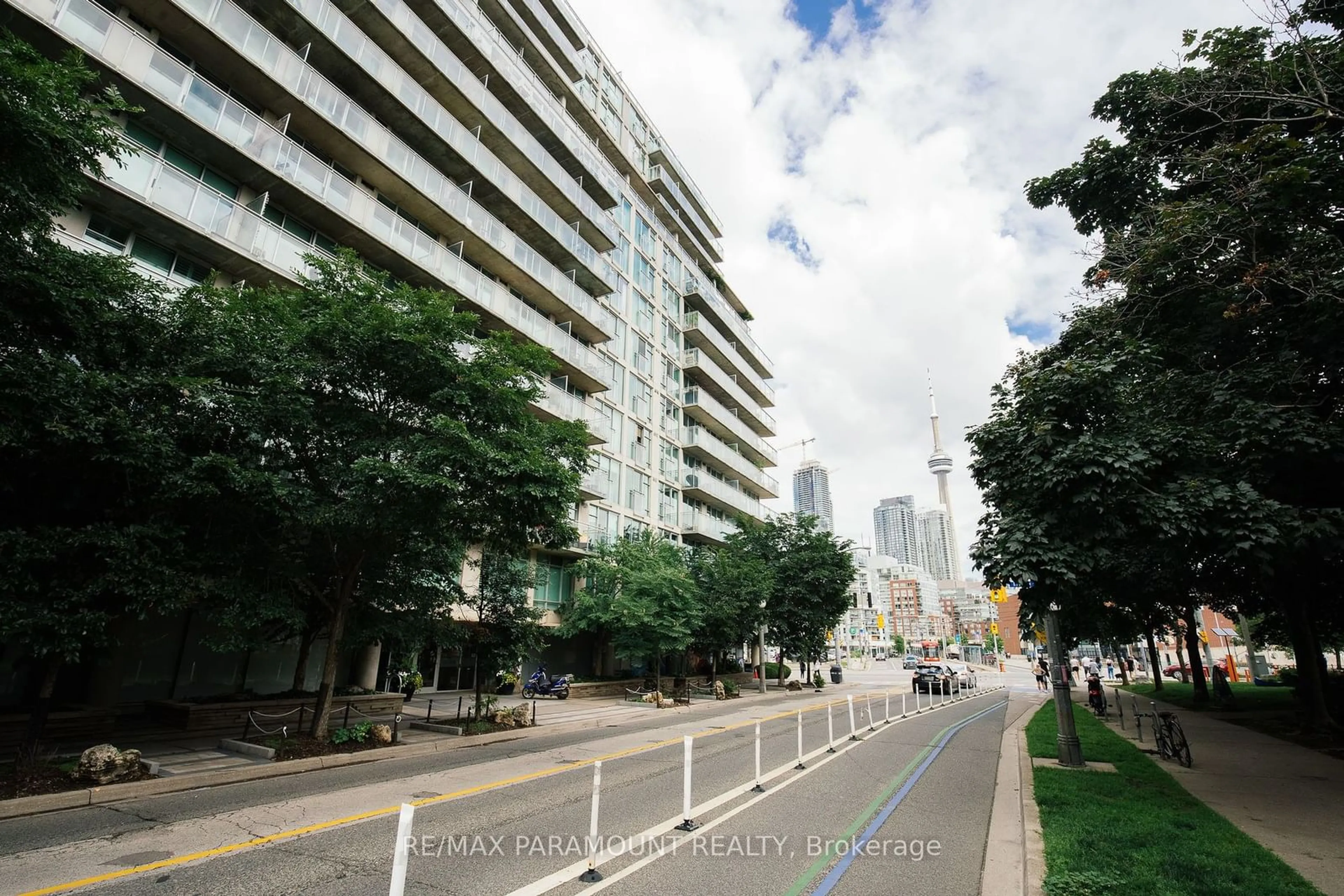 A pic from exterior of the house or condo for 650 Queens Quay #619, Toronto Ontario M5V 3N2