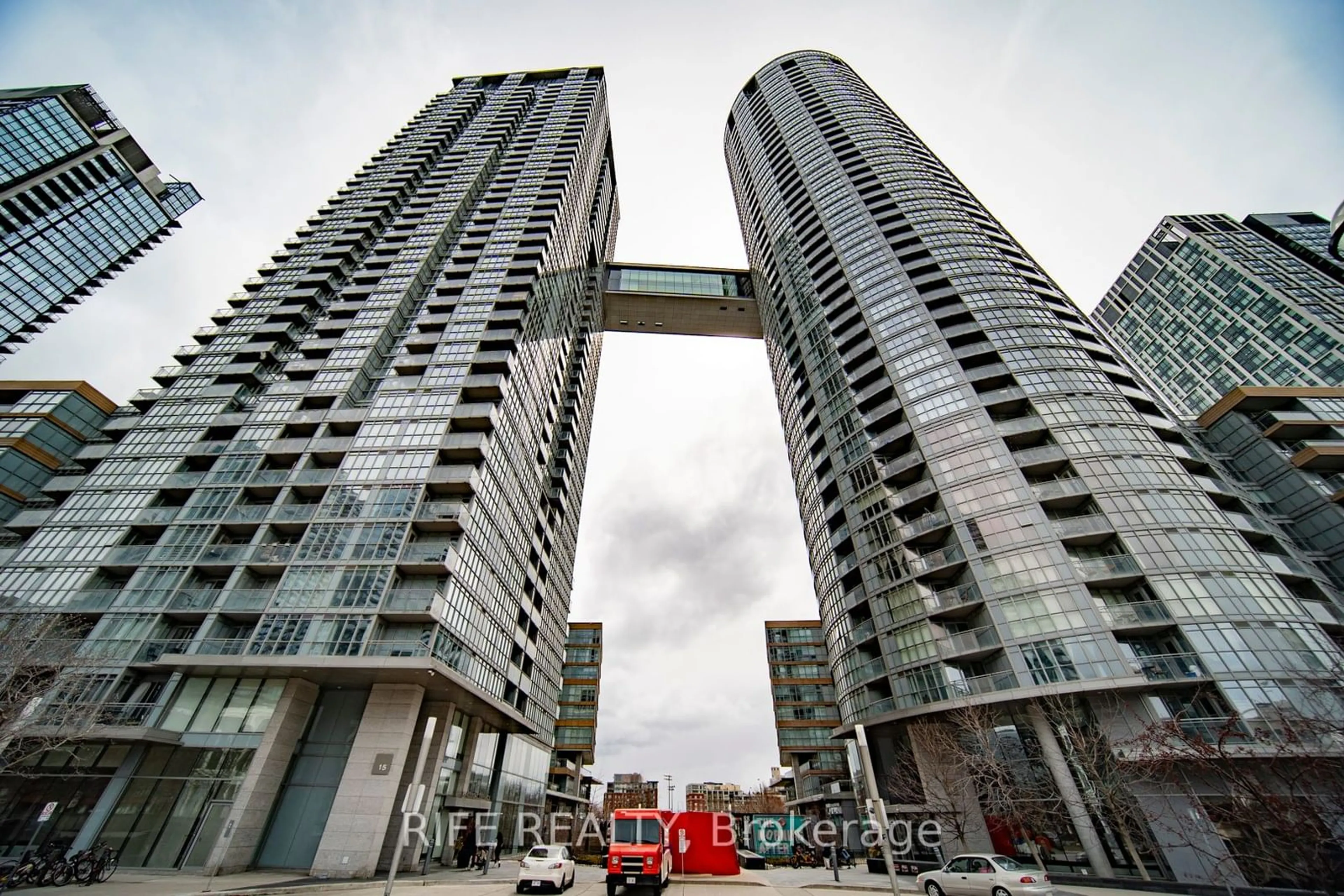 A pic from exterior of the house or condo for 15 Iceboat Terr #2001, Toronto Ontario M5V 4A5