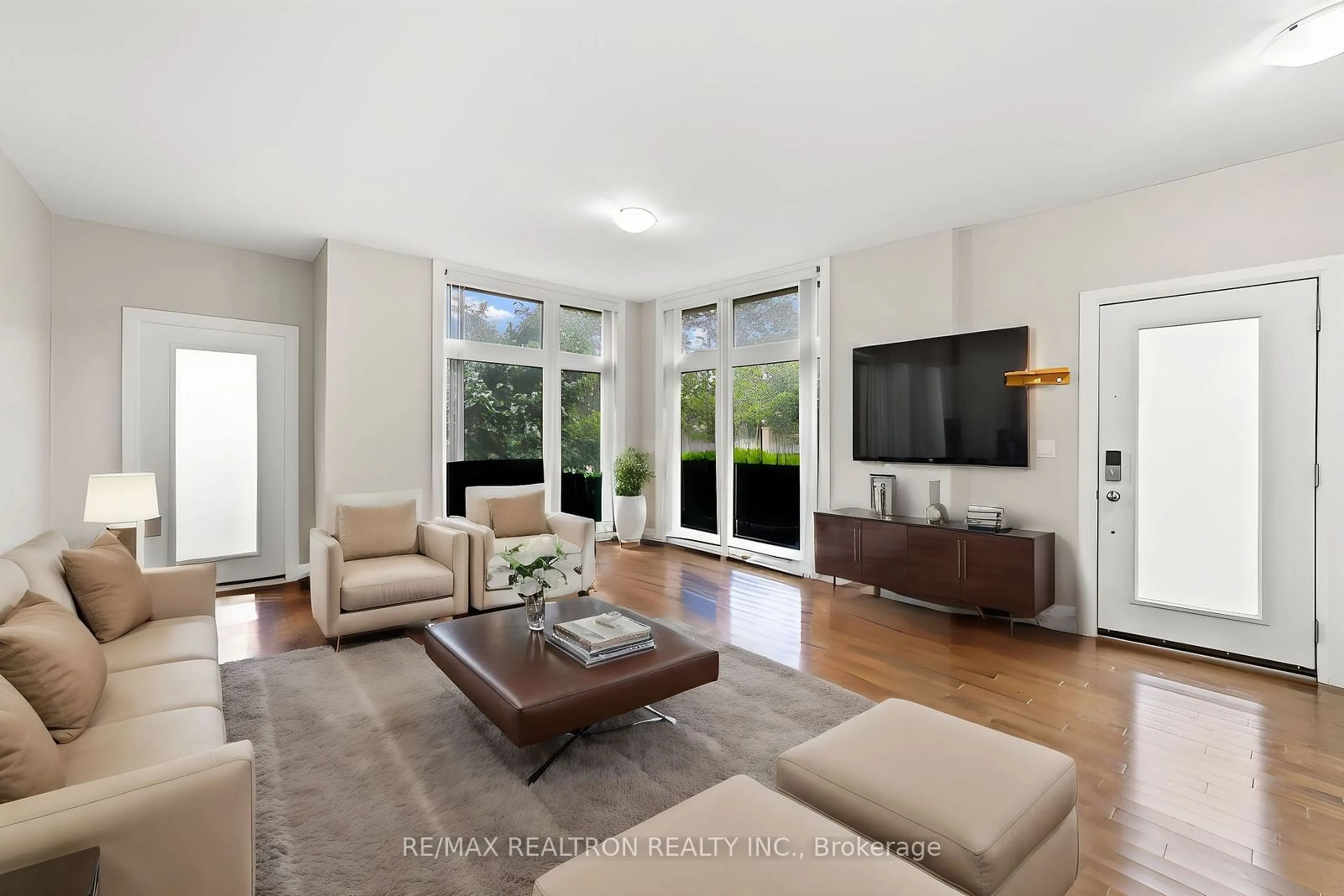 Living room for 27 Eldora Ave #68, Toronto Ontario M2M 0B5