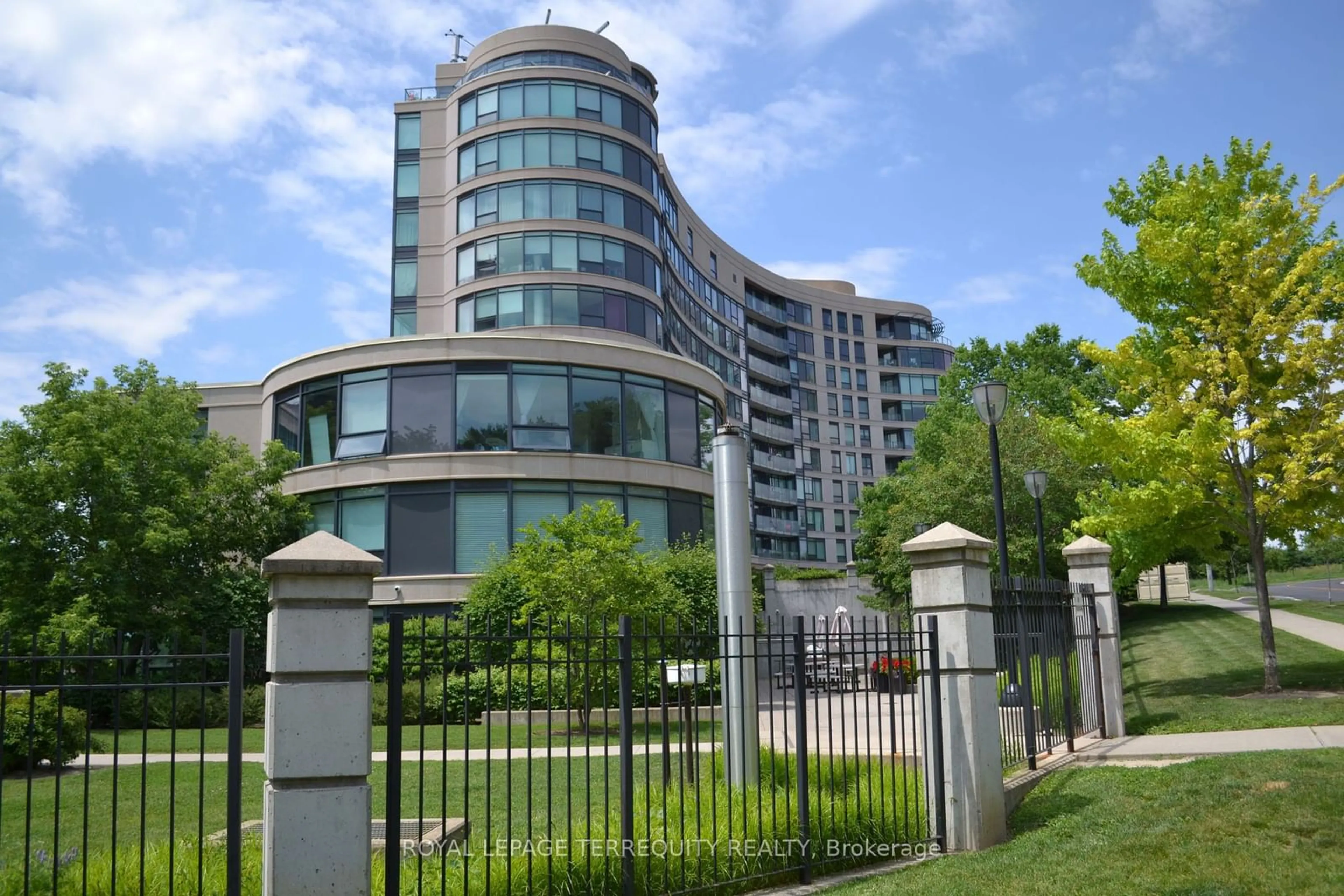 A pic from exterior of the house or condo for 18 Valley Woods Rd #1001, Toronto Ontario M3A 0A1