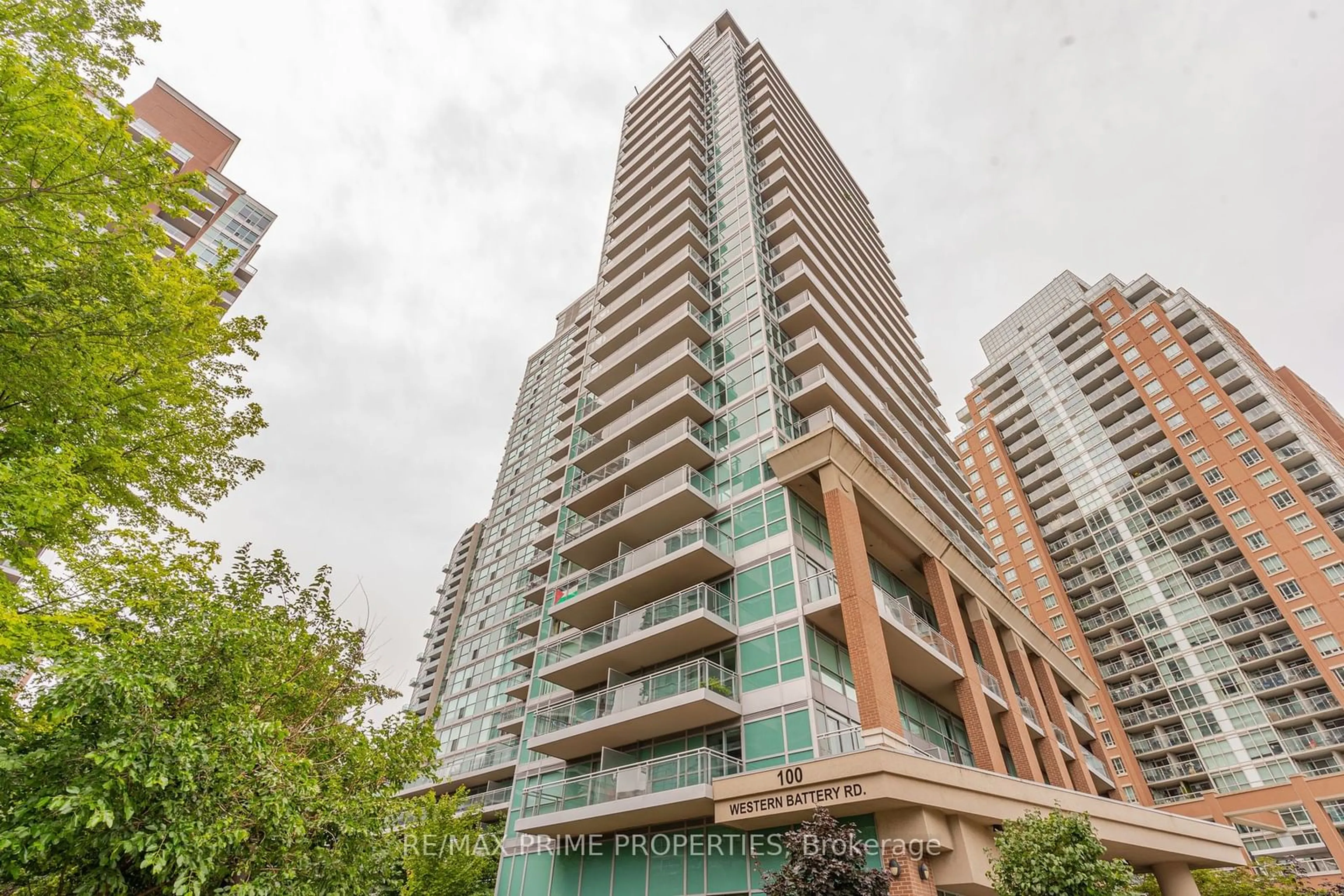 A pic from exterior of the house or condo for 100 Western Battery Rd #913, Toronto Ontario M6K 3S2