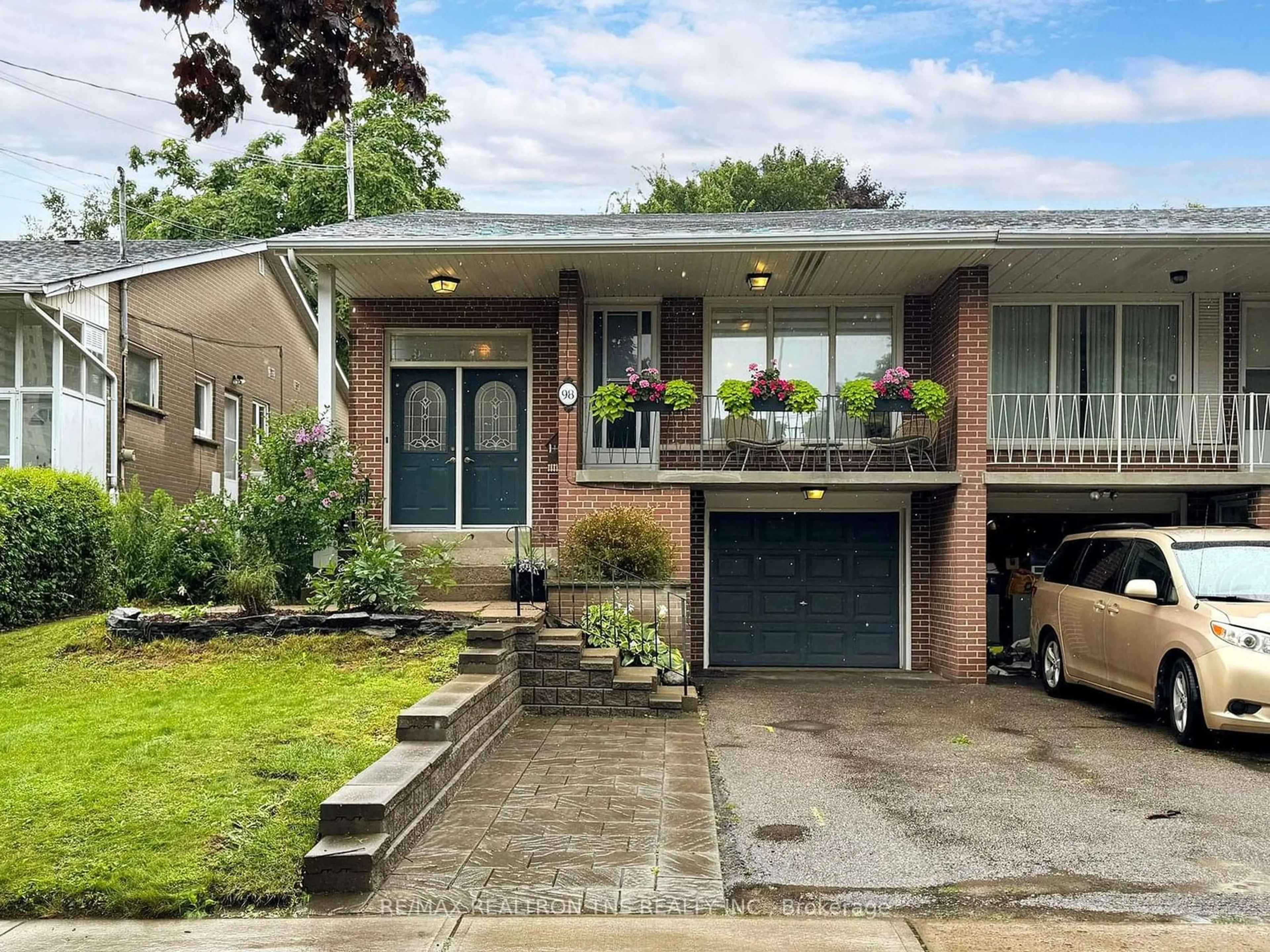 Frontside or backside of a home for 98 Fenelon Dr, Toronto Ontario M3A 3K6
