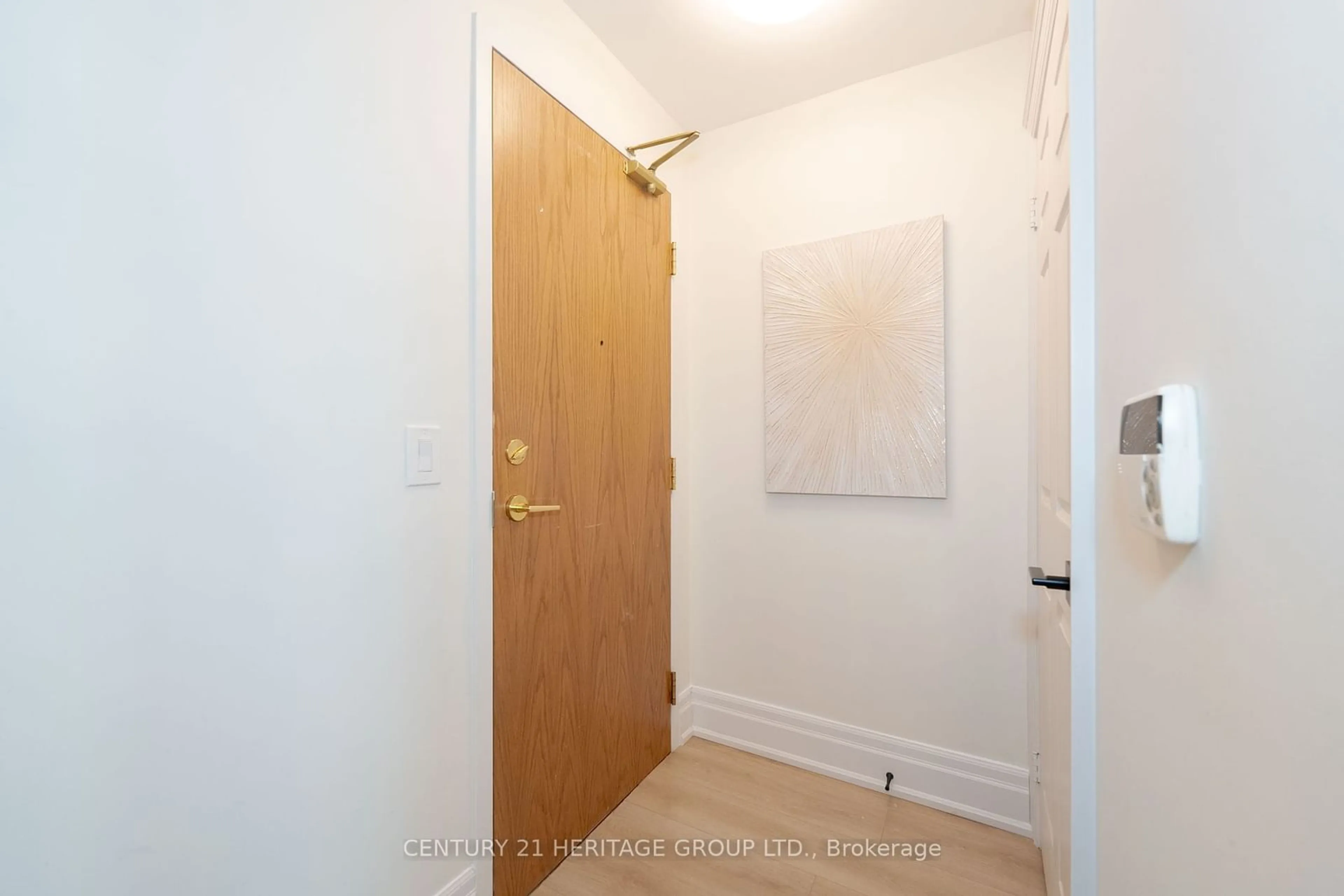 Indoor entryway for 5500 Yonge St #1811, Toronto Ontario M2N 7L1