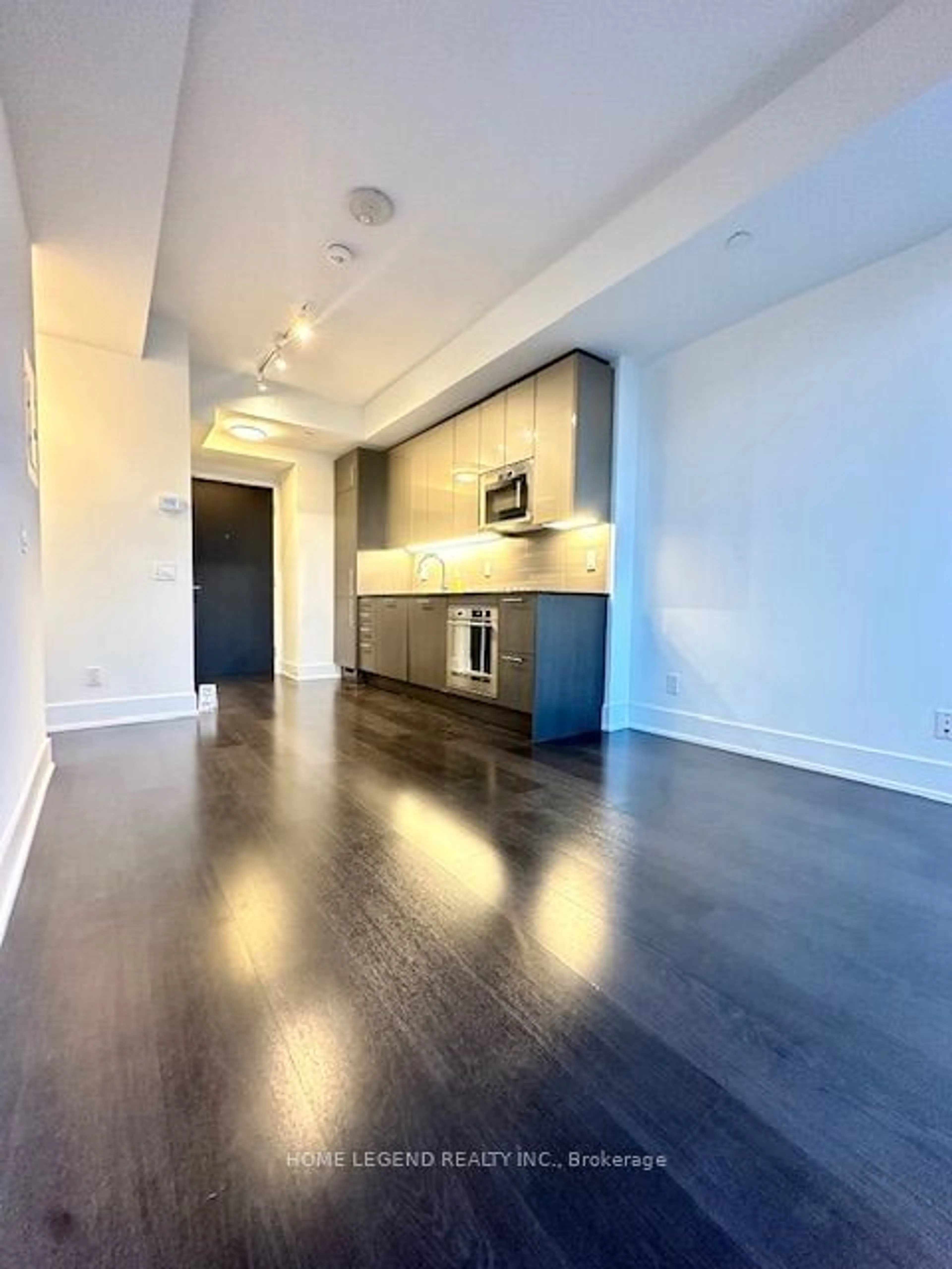 A pic of a room for 403 Church St #1611, Toronto Ontario M4Y 2C2