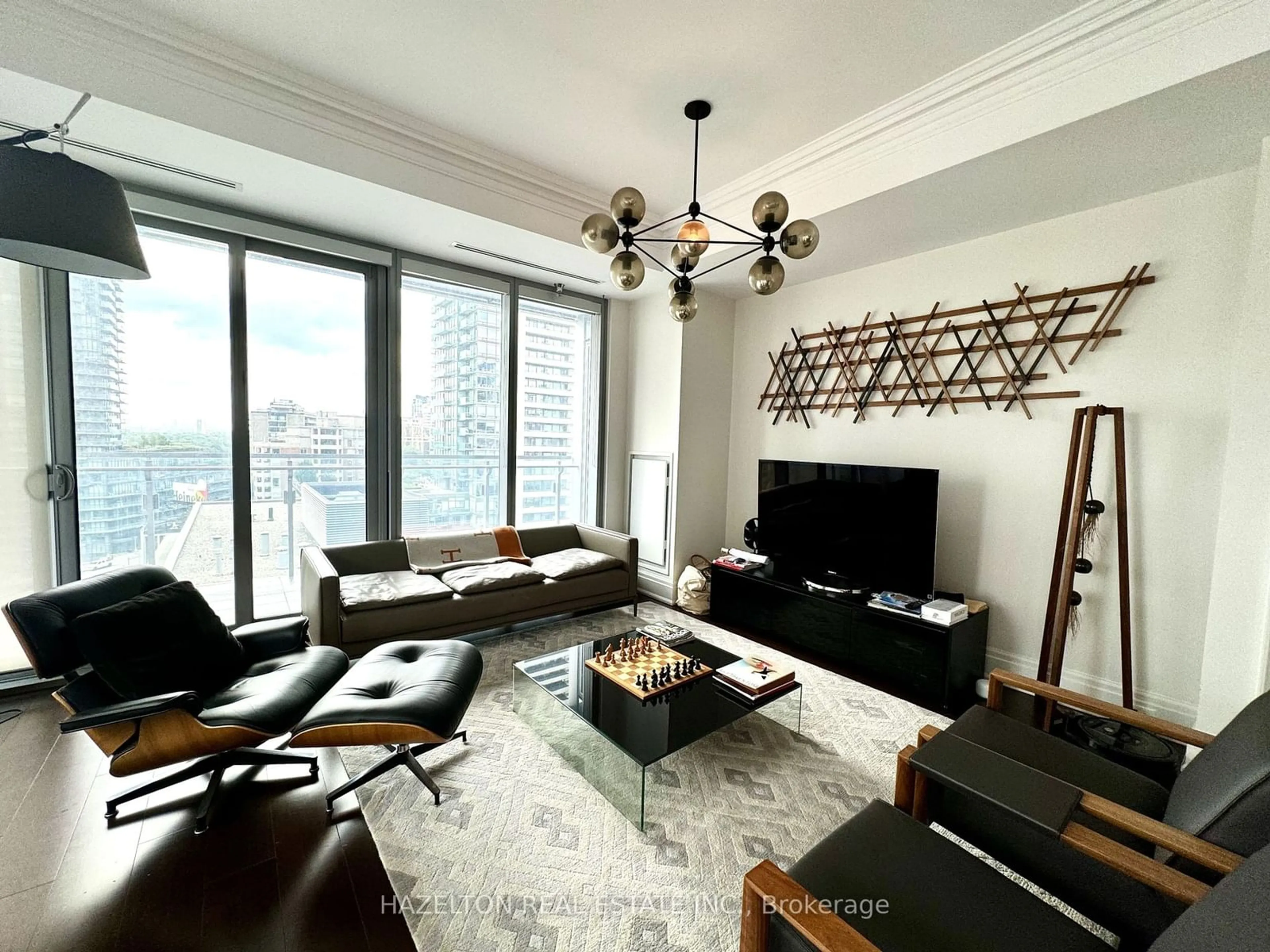 Living room for 55 Scollard St #1003, Toronto Ontario M5R 0A1